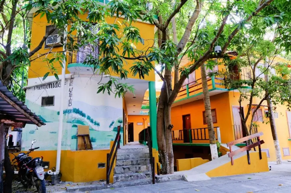 Patio, Property Building in Hotel Posada Playa Manzanillo