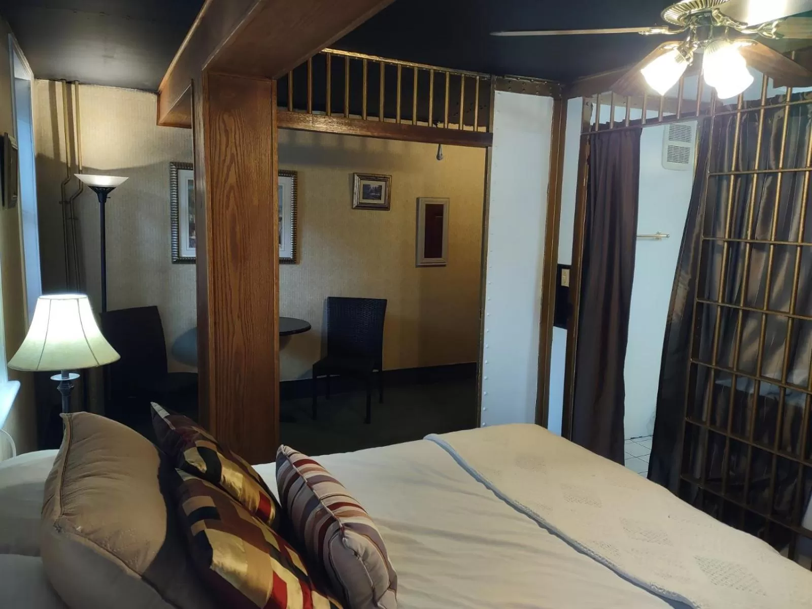 Bed in The King George Inn