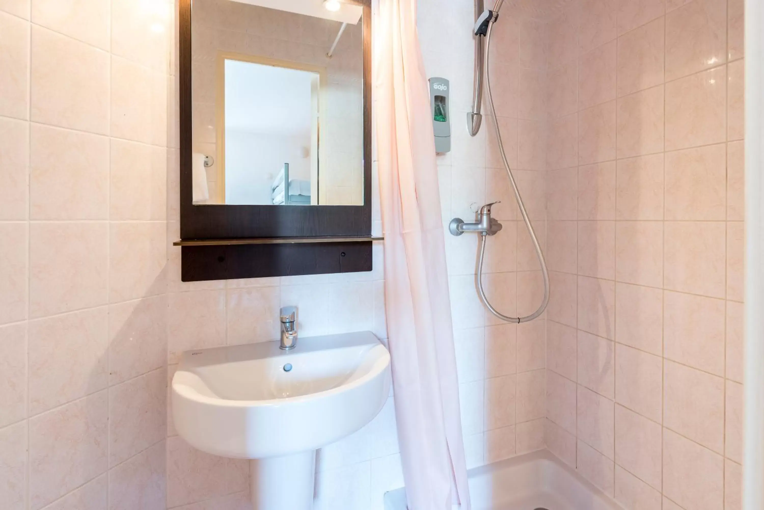 Shower, Bathroom in Premiere Classe Annecy Nord - Epagny