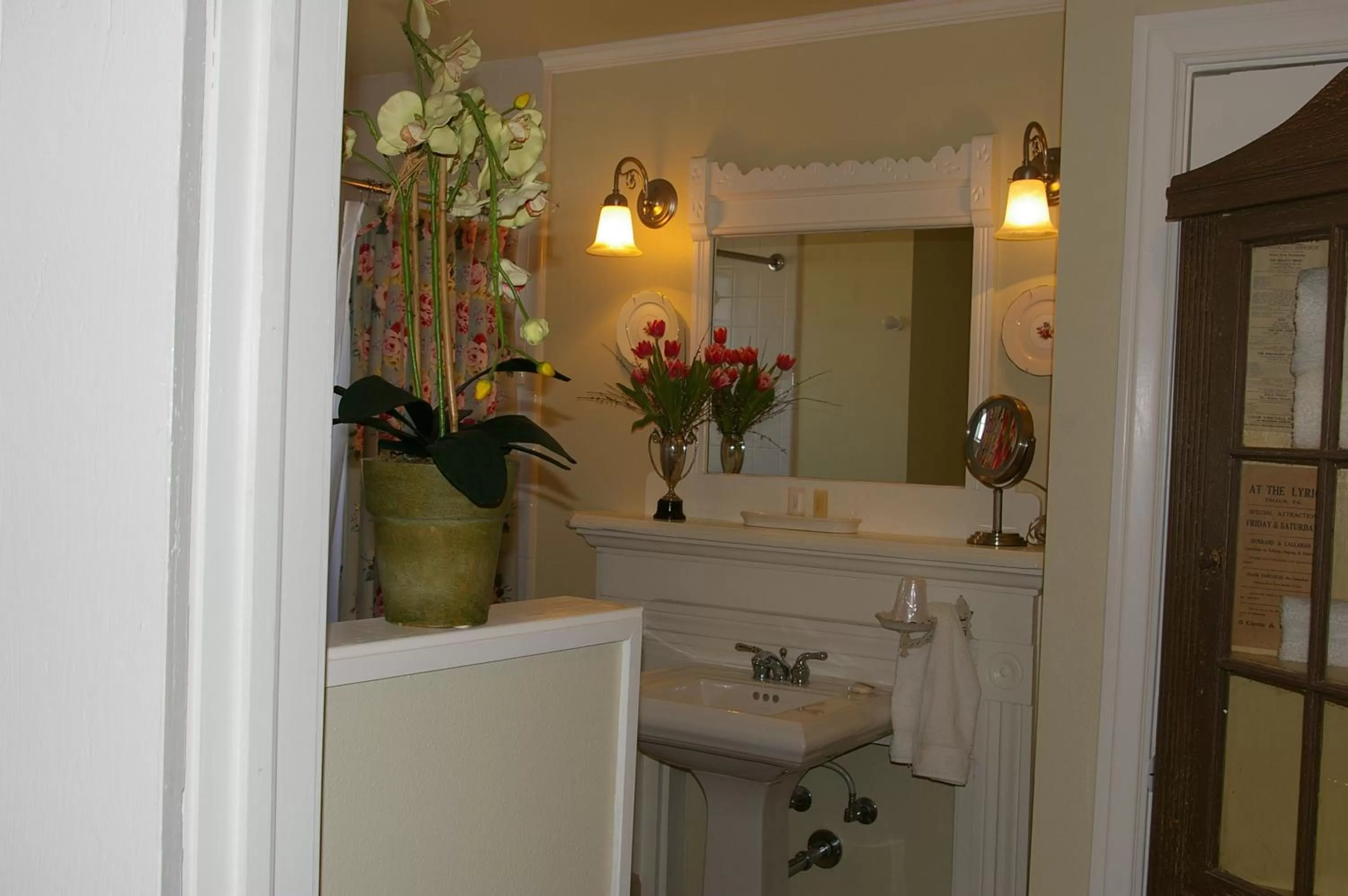 Bathroom in Rainbow Courts