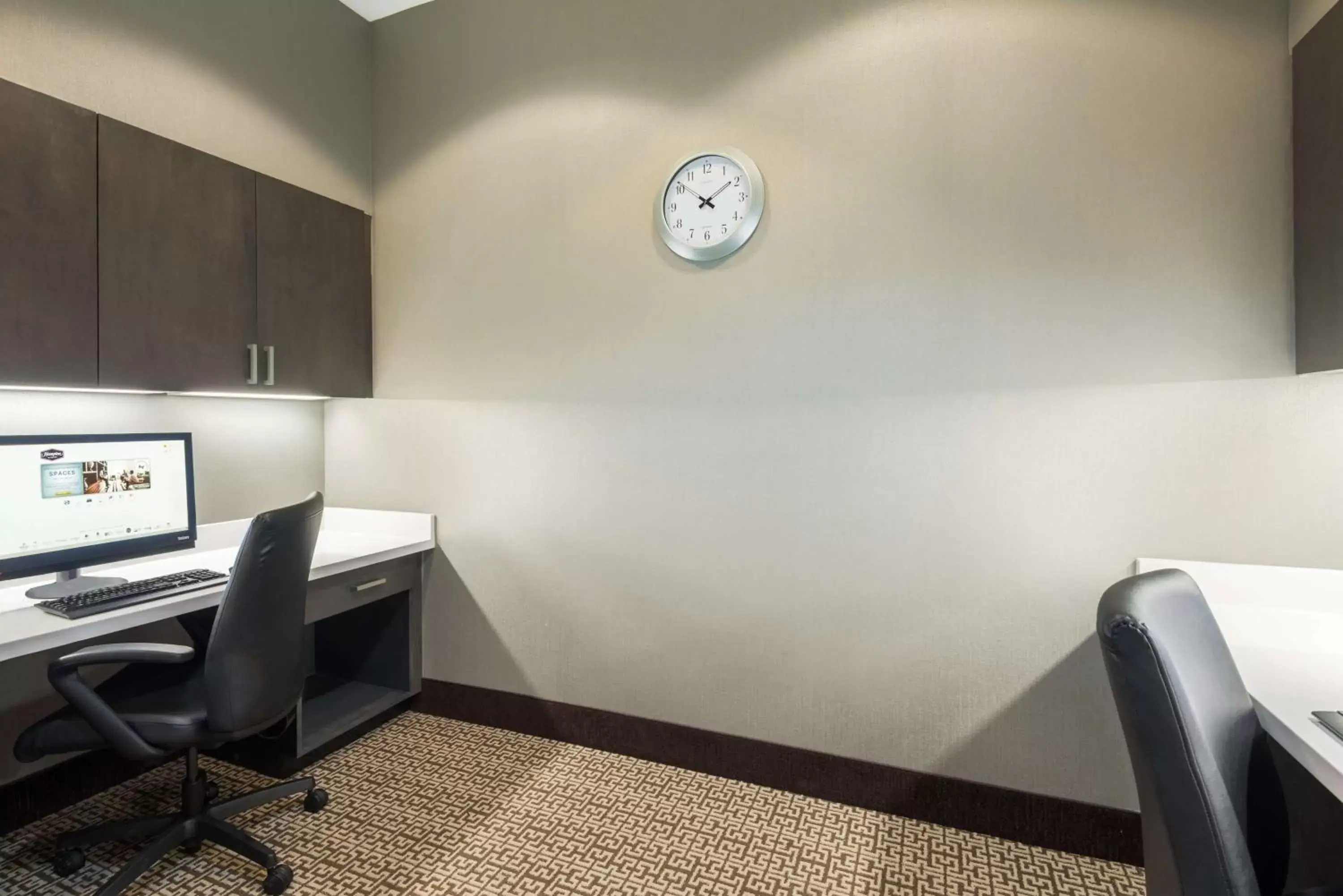 Business facilities, TV/Entertainment Center in Hampton Inn & Suites Tampa Airport Avion Park Westshore