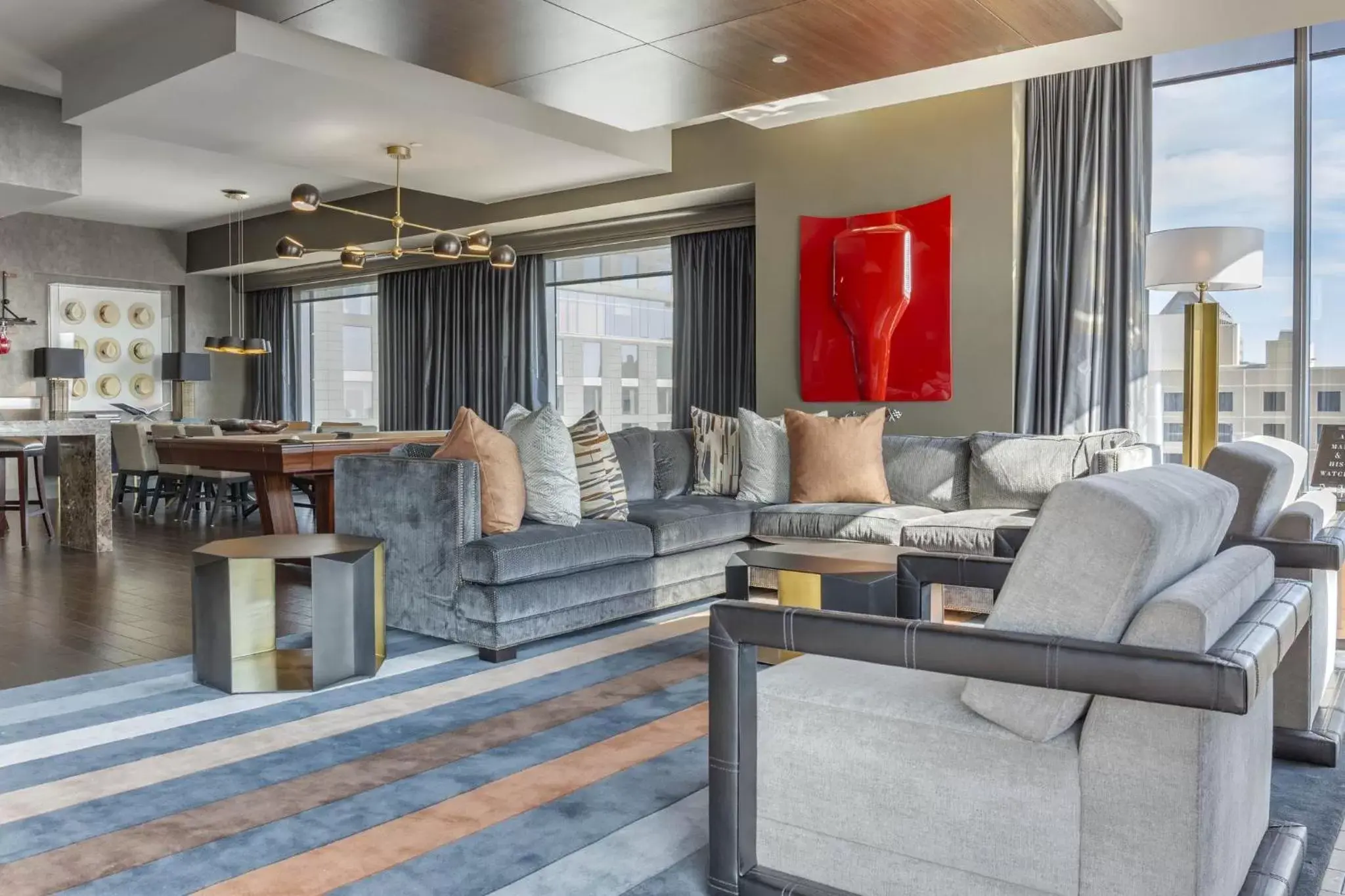 Bedroom, Seating Area in Omni Louisville Hotel