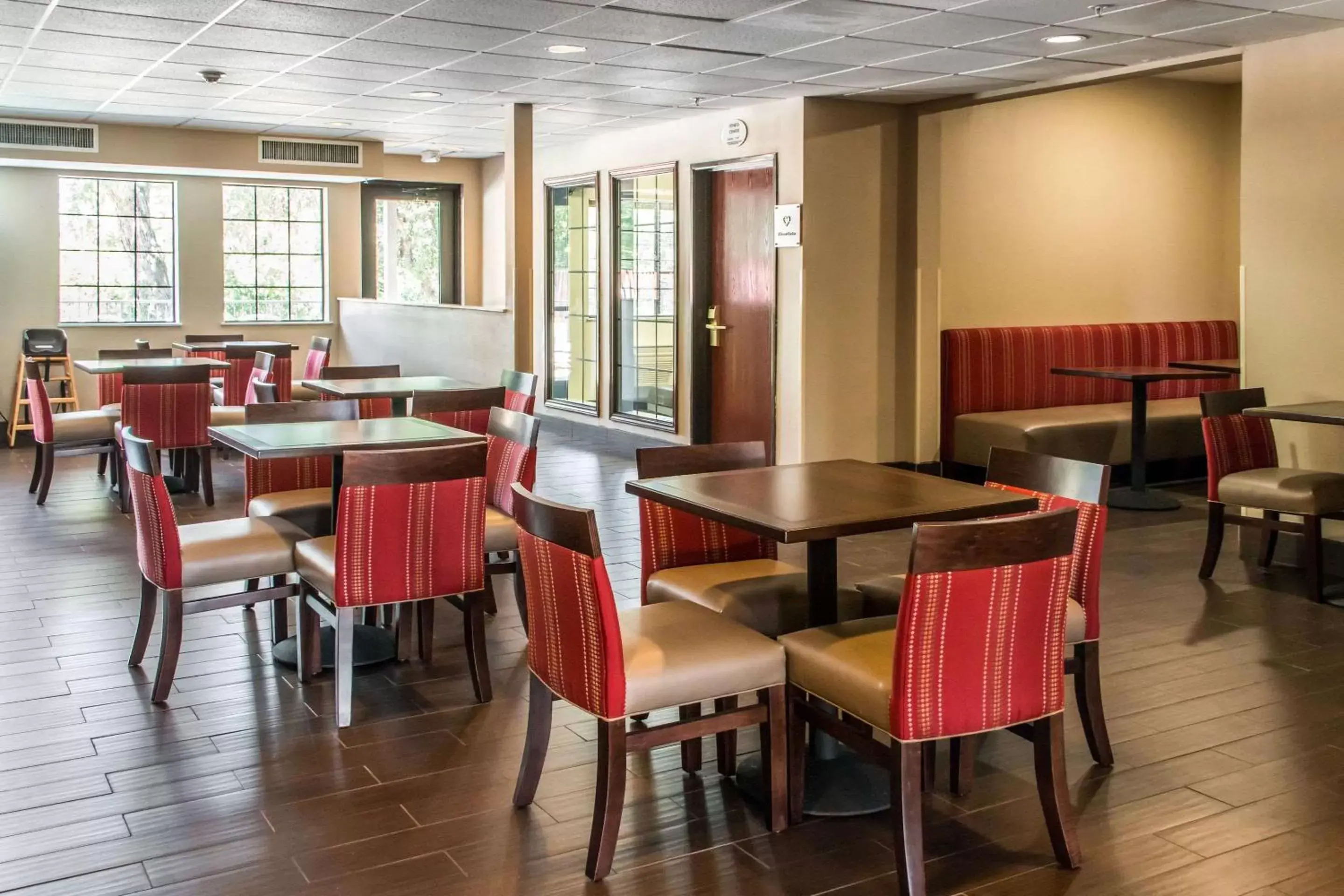 Restaurant/Places to Eat in Comfort Suites Round Rock - Austin North I-35