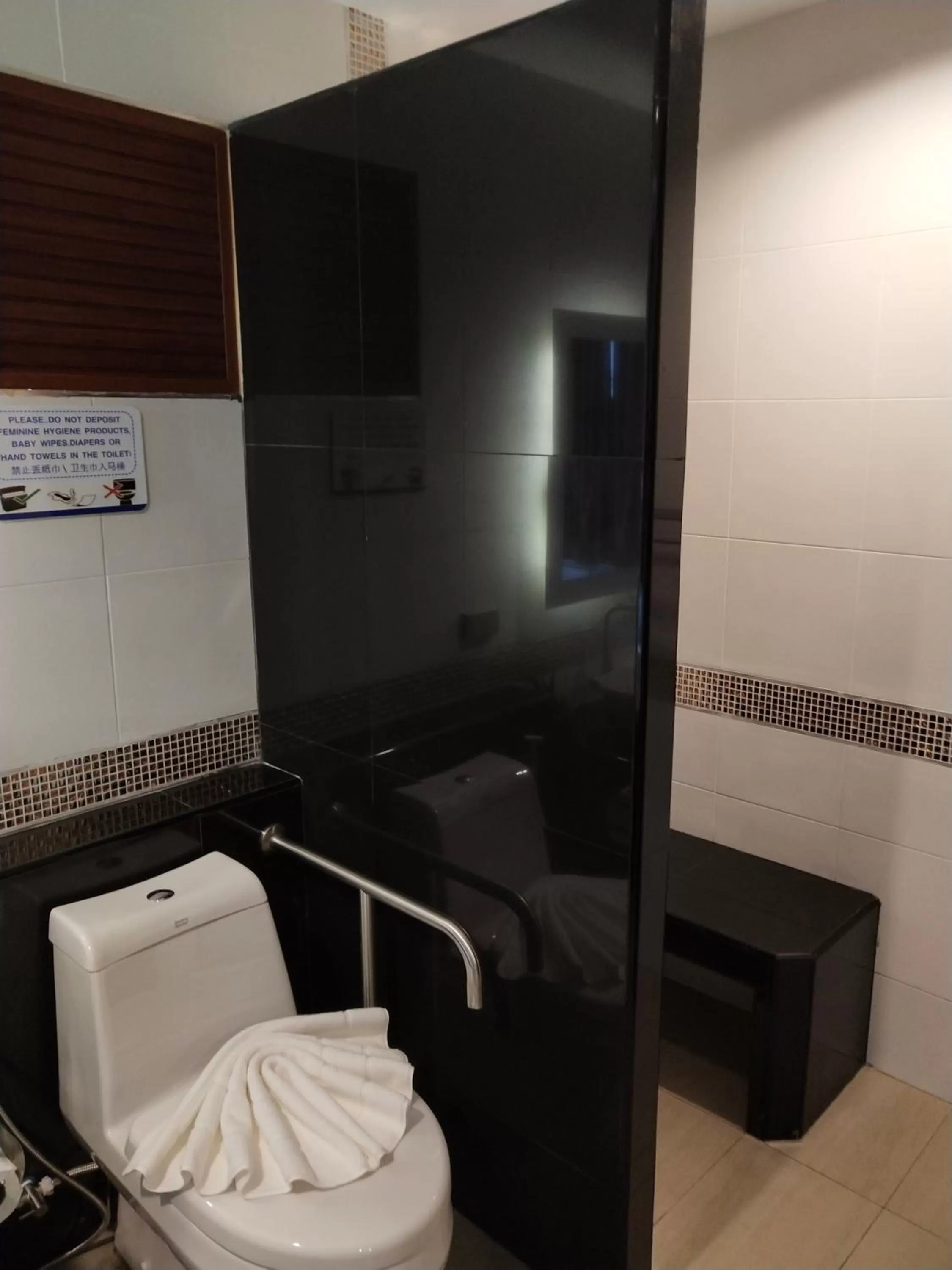 Toilet in Hotel De Wualai