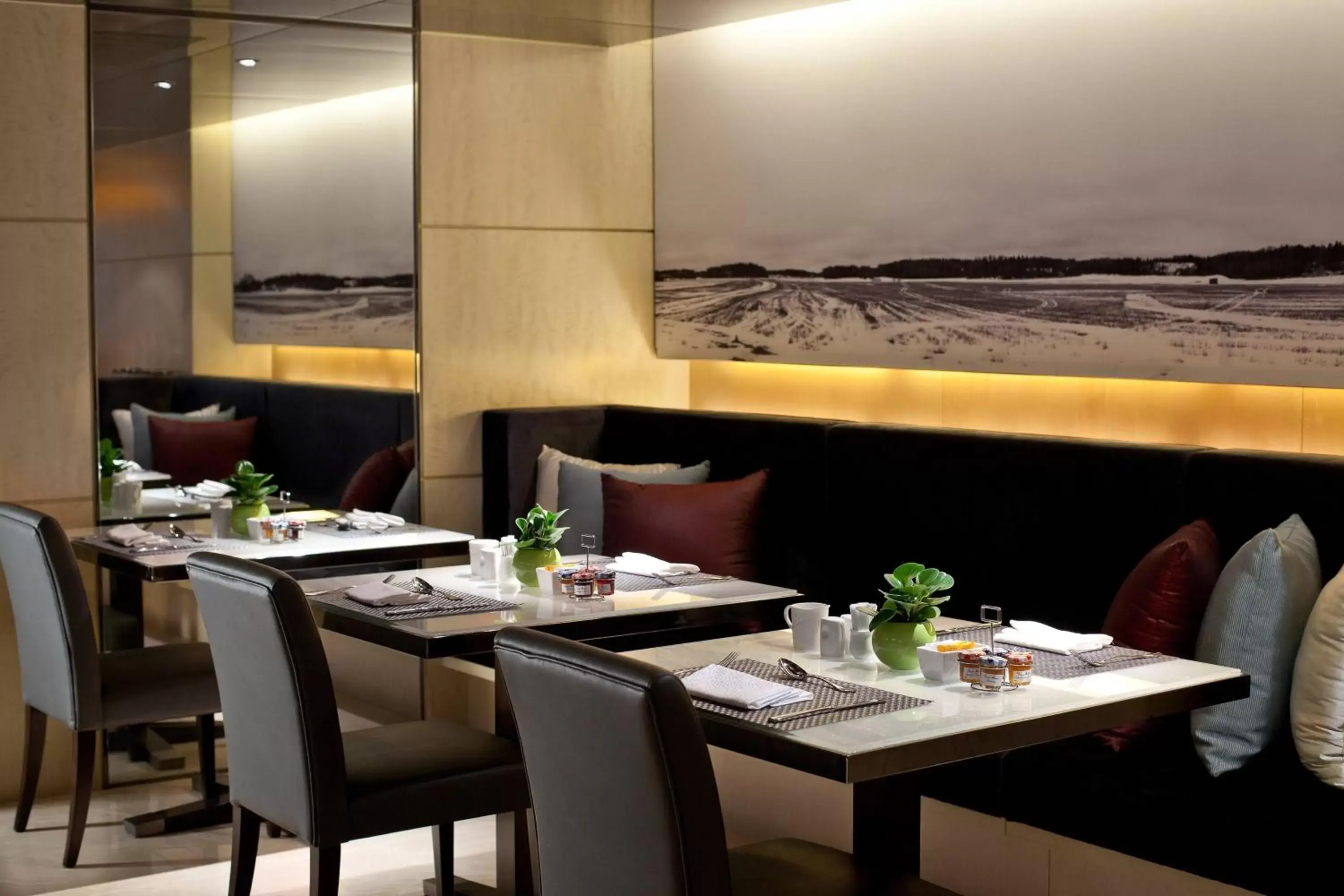 Lounge or bar, Restaurant/Places to Eat in Courtyard By Marriott Shanghai Pudong
