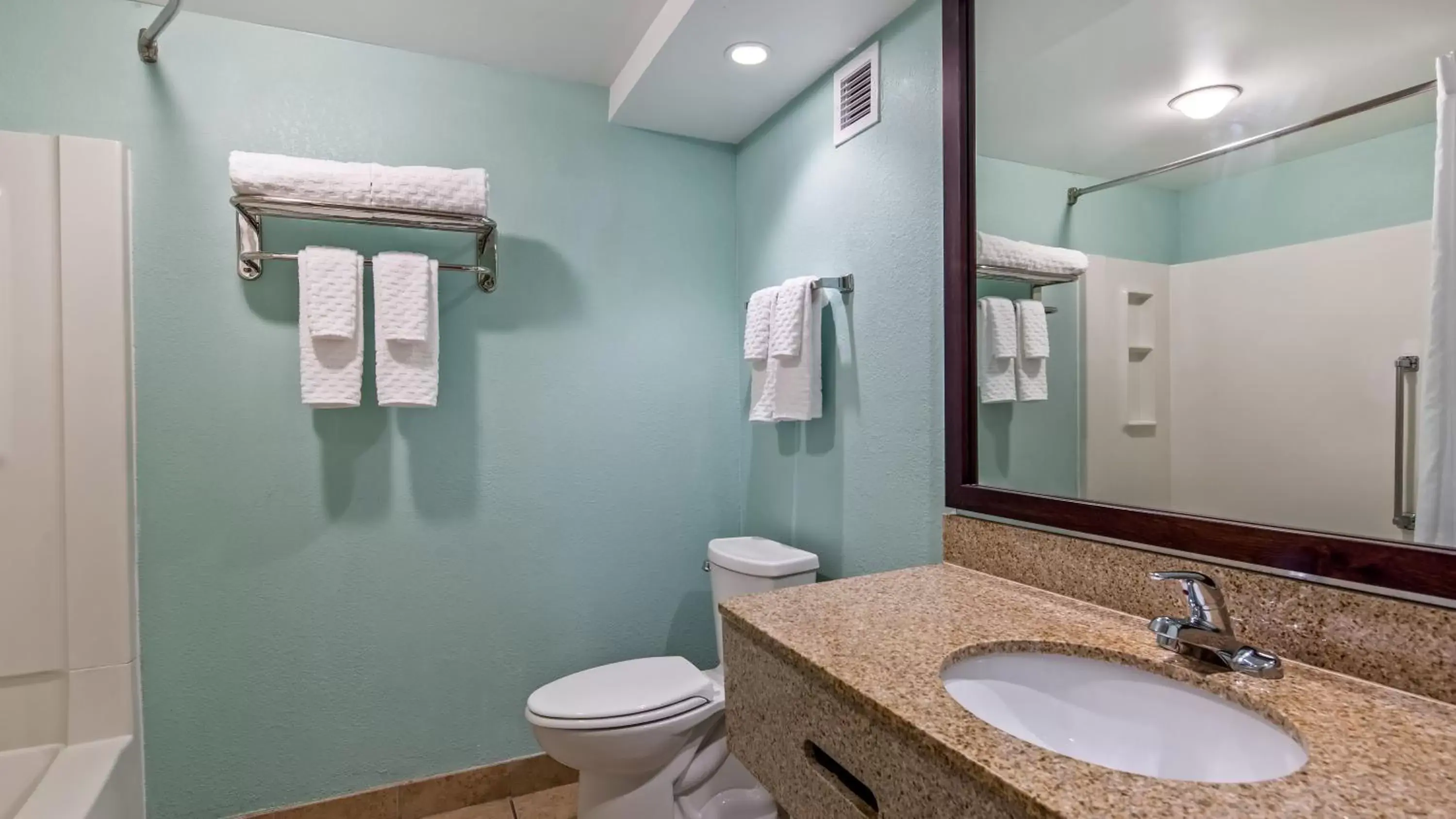 Bathroom in Best Western Plus Myrtle Beach@Intracoastal