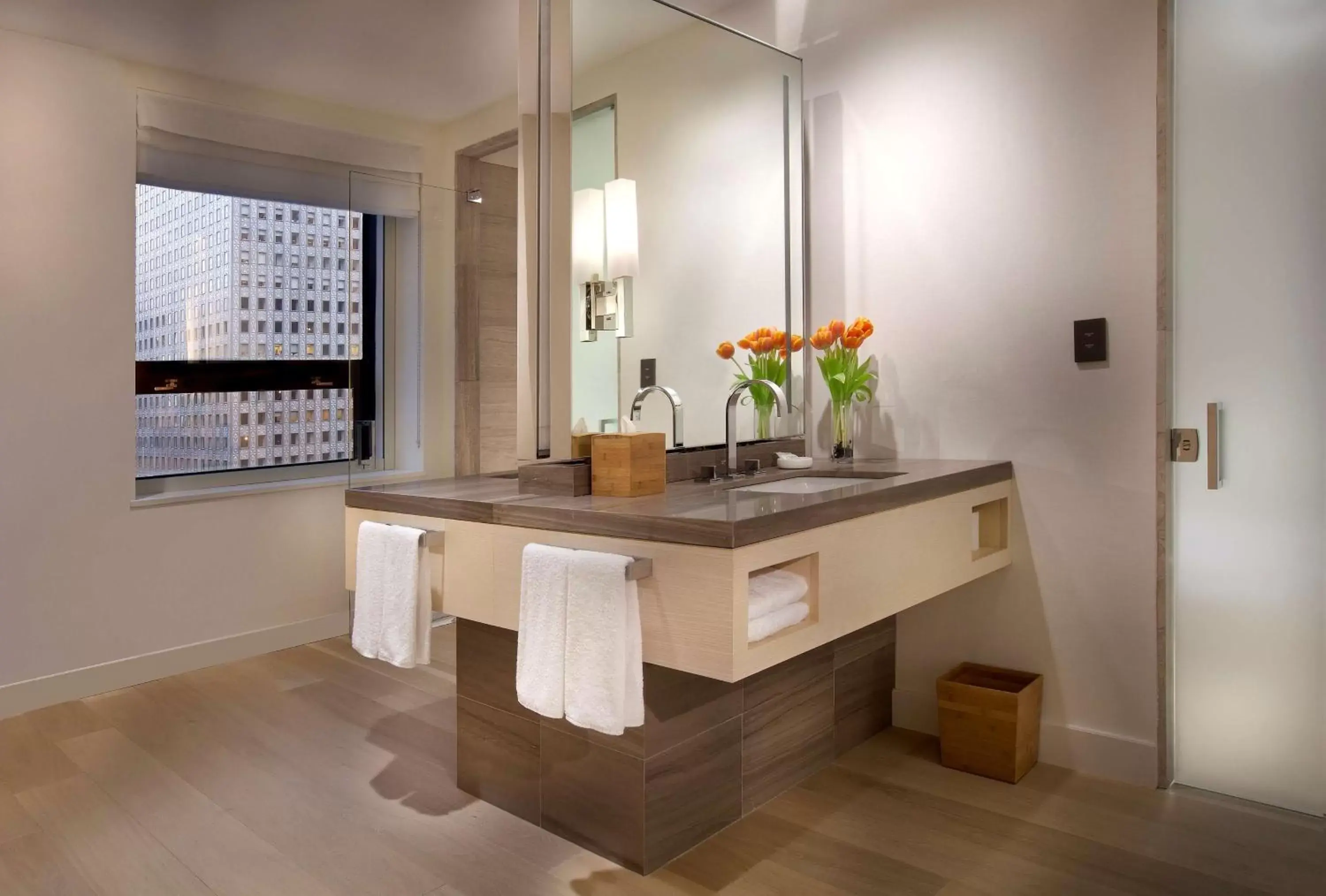 Bathroom, Kitchen/Kitchenette in Hyatt Grand Central New York