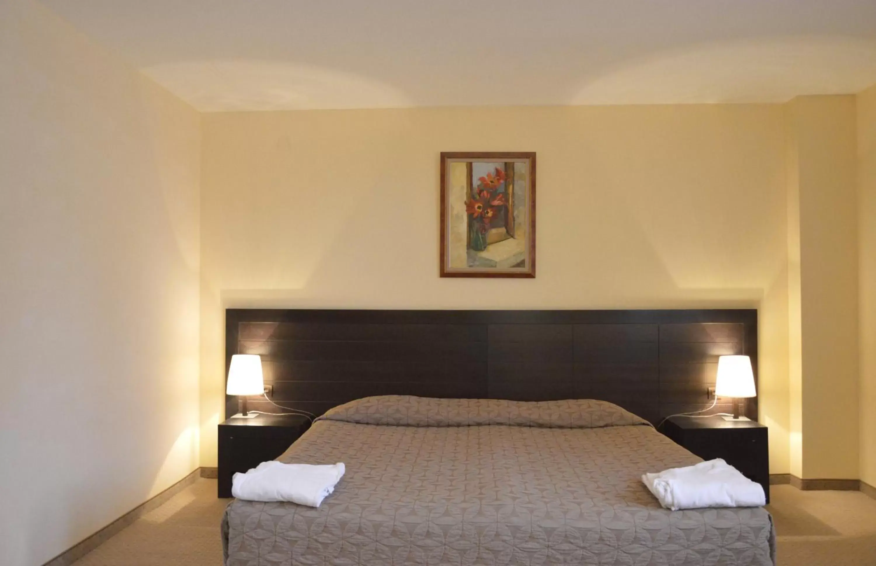 Bedroom, Bed in Gardenia Park Hotel