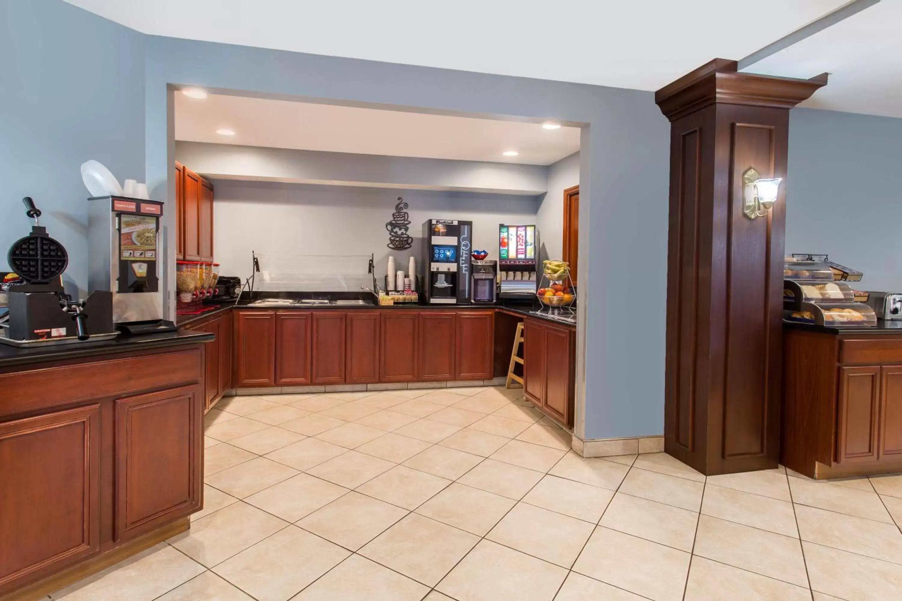 Buffet breakfast in Hawthorn Suites by Wyndham Allentown-Fogelsville Buffet breakfast in Hawthorn Suites by Wyndham Allentown-Fogelsville