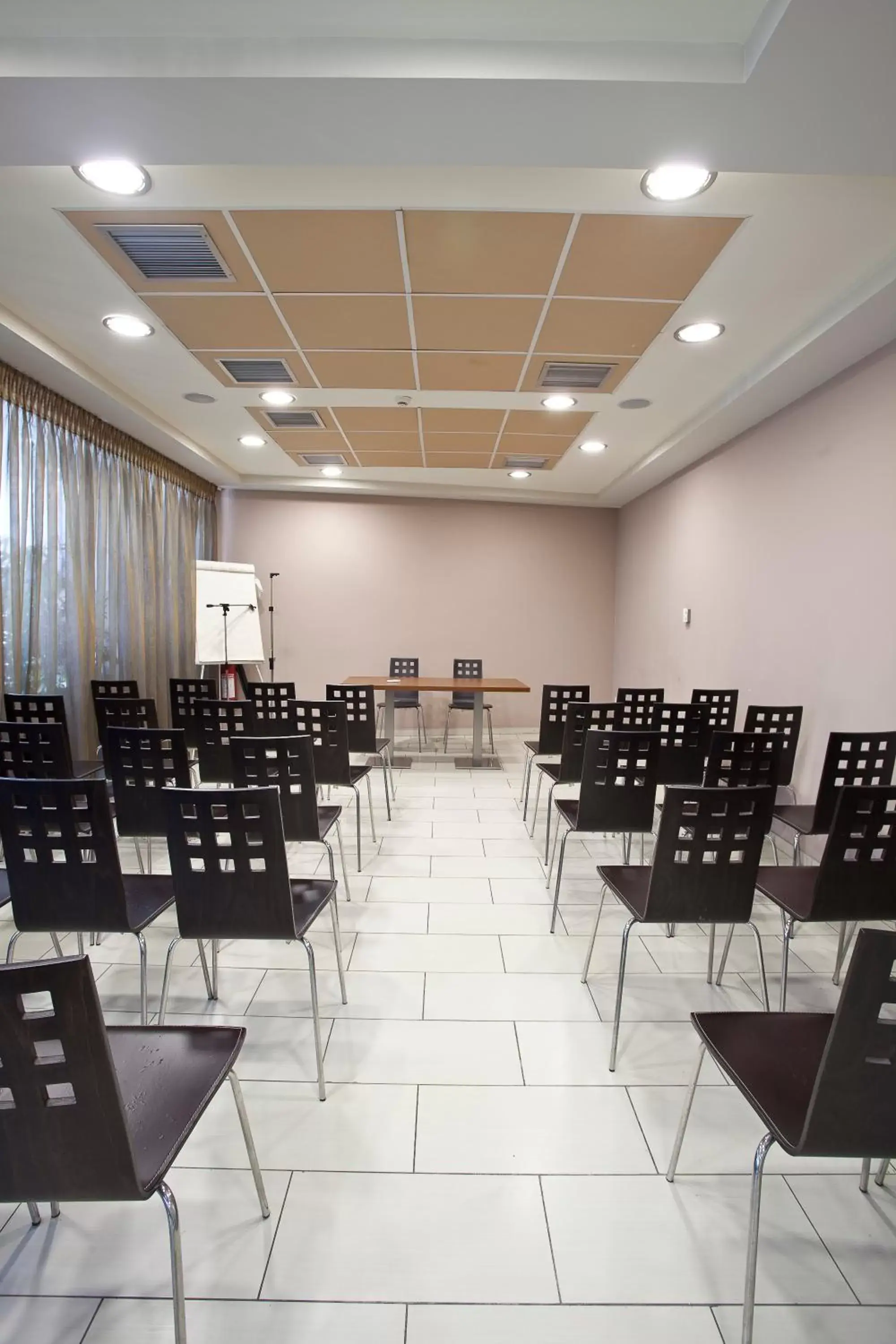 Business facilities in Crystal City Hotel