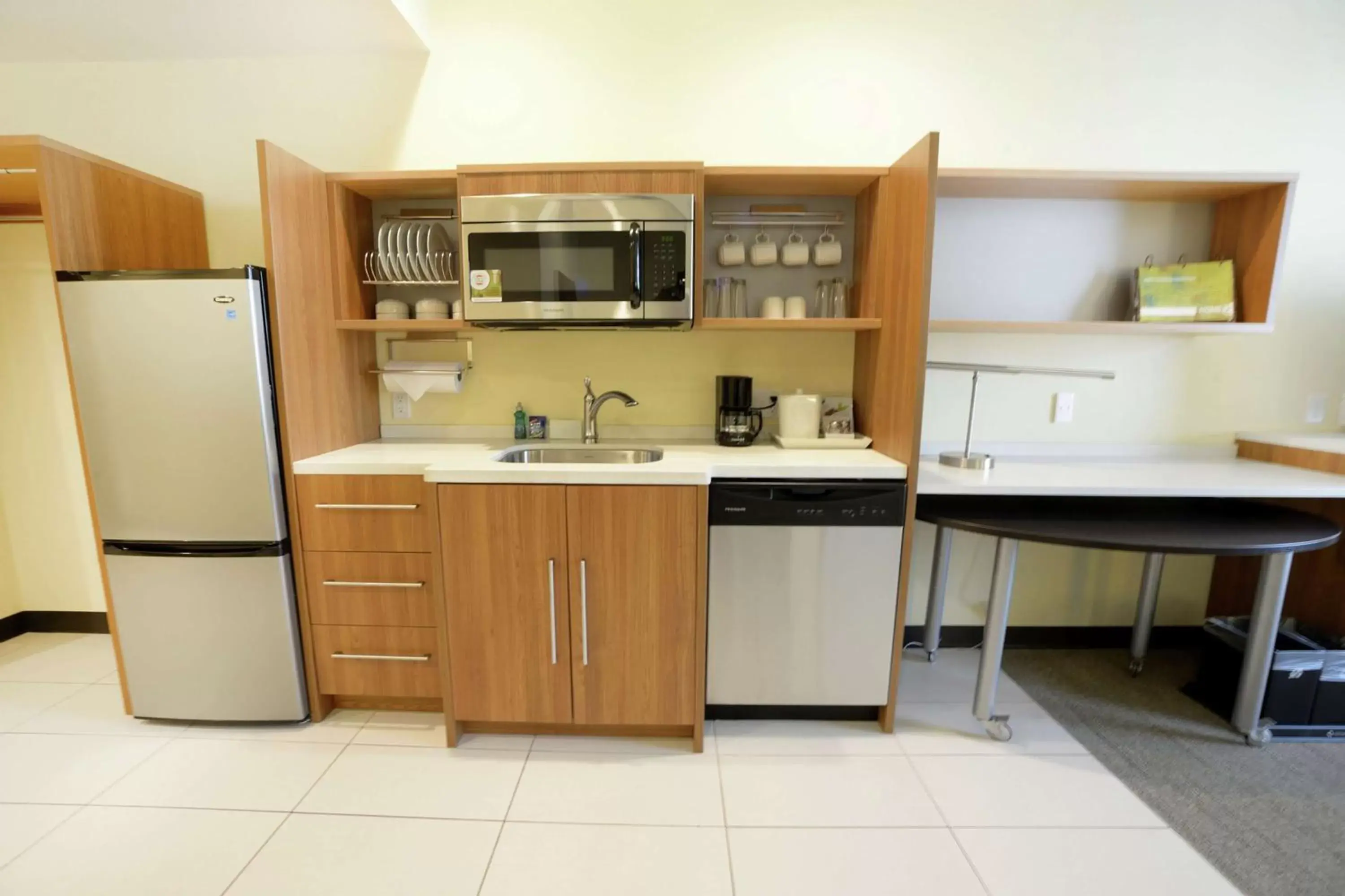 Kitchen or kitchenette, Kitchen/Kitchenette in Home2 Suites by Hilton Edmond