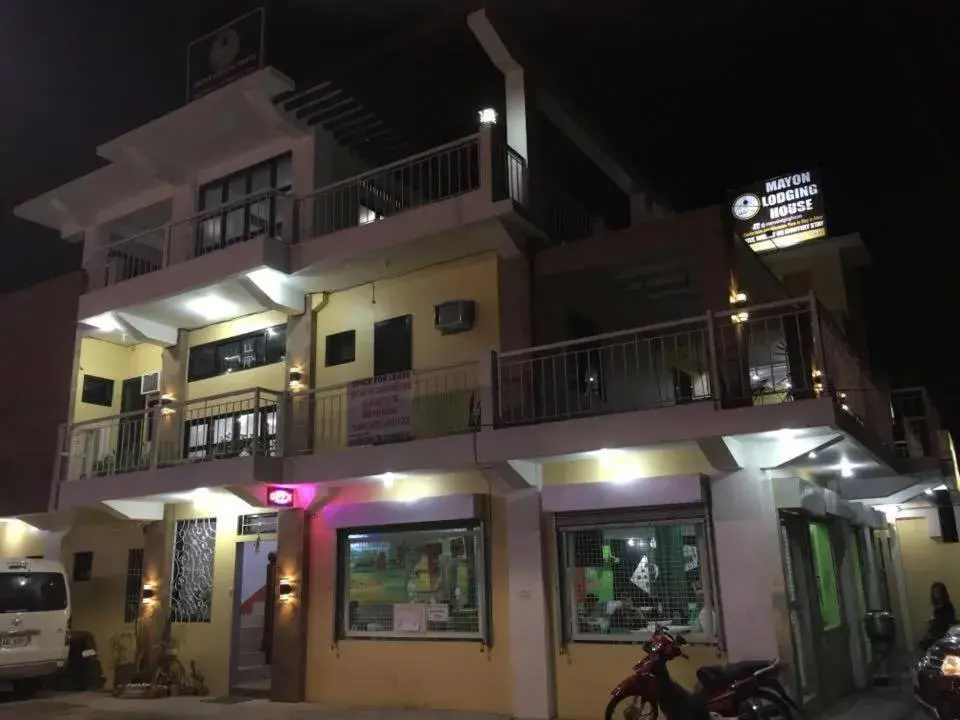 Facade/entrance, Property Building in Mayon Lodging House