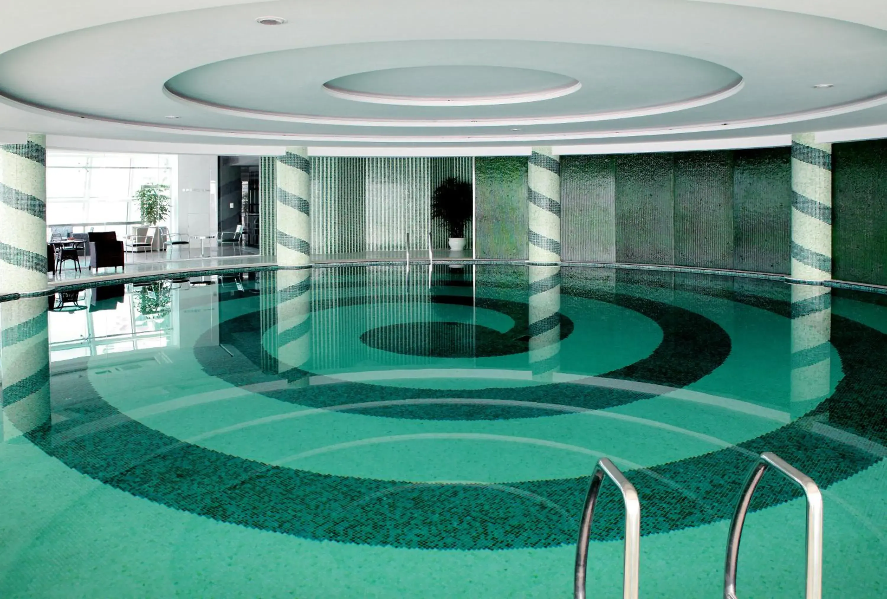 Day, Swimming Pool in Oriental Riverside Bund View Hotel (Shanghai International Convention Center)