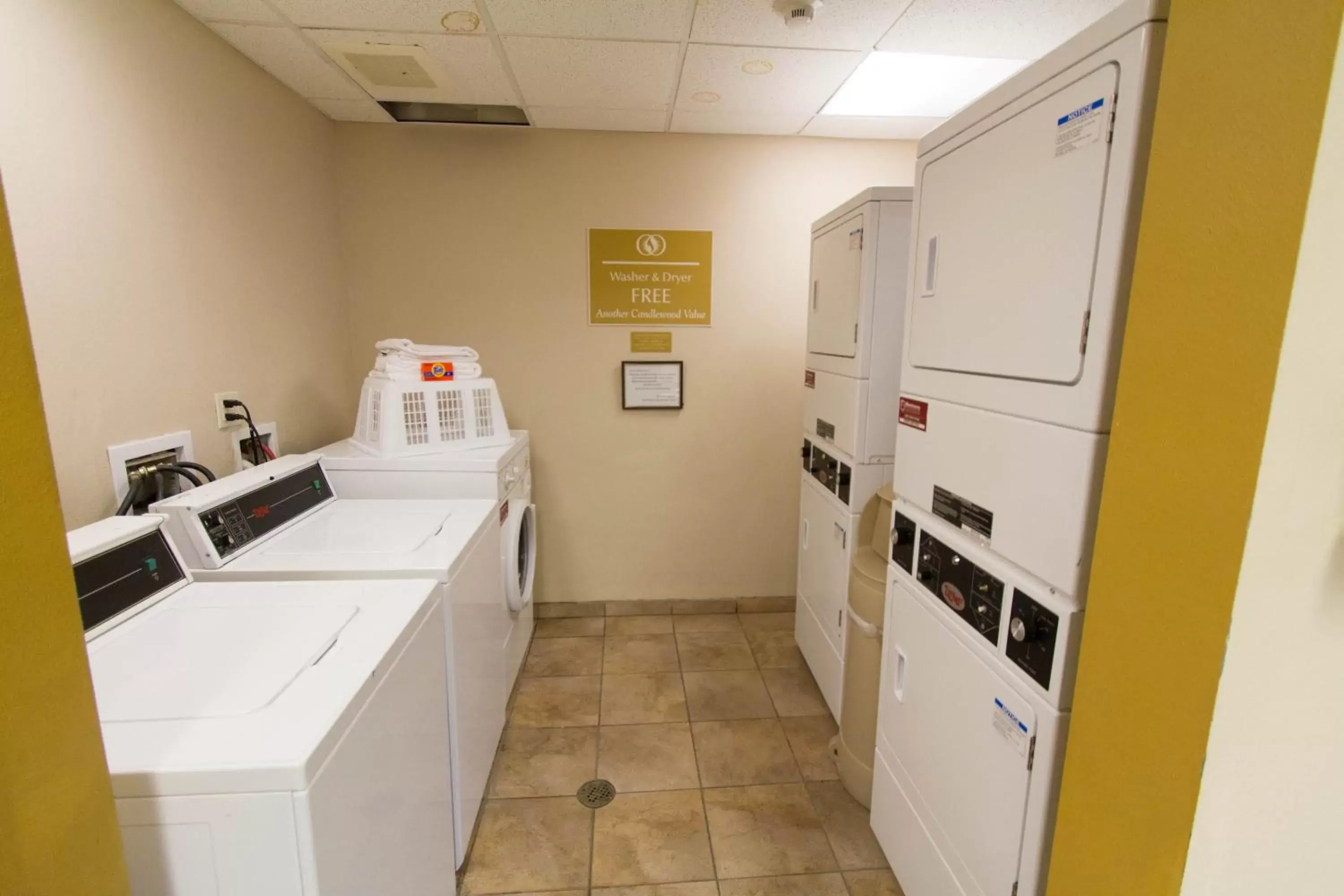 Other, Kitchen/Kitchenette in Candlewood Suites Santa Maria, an IHG Hotel