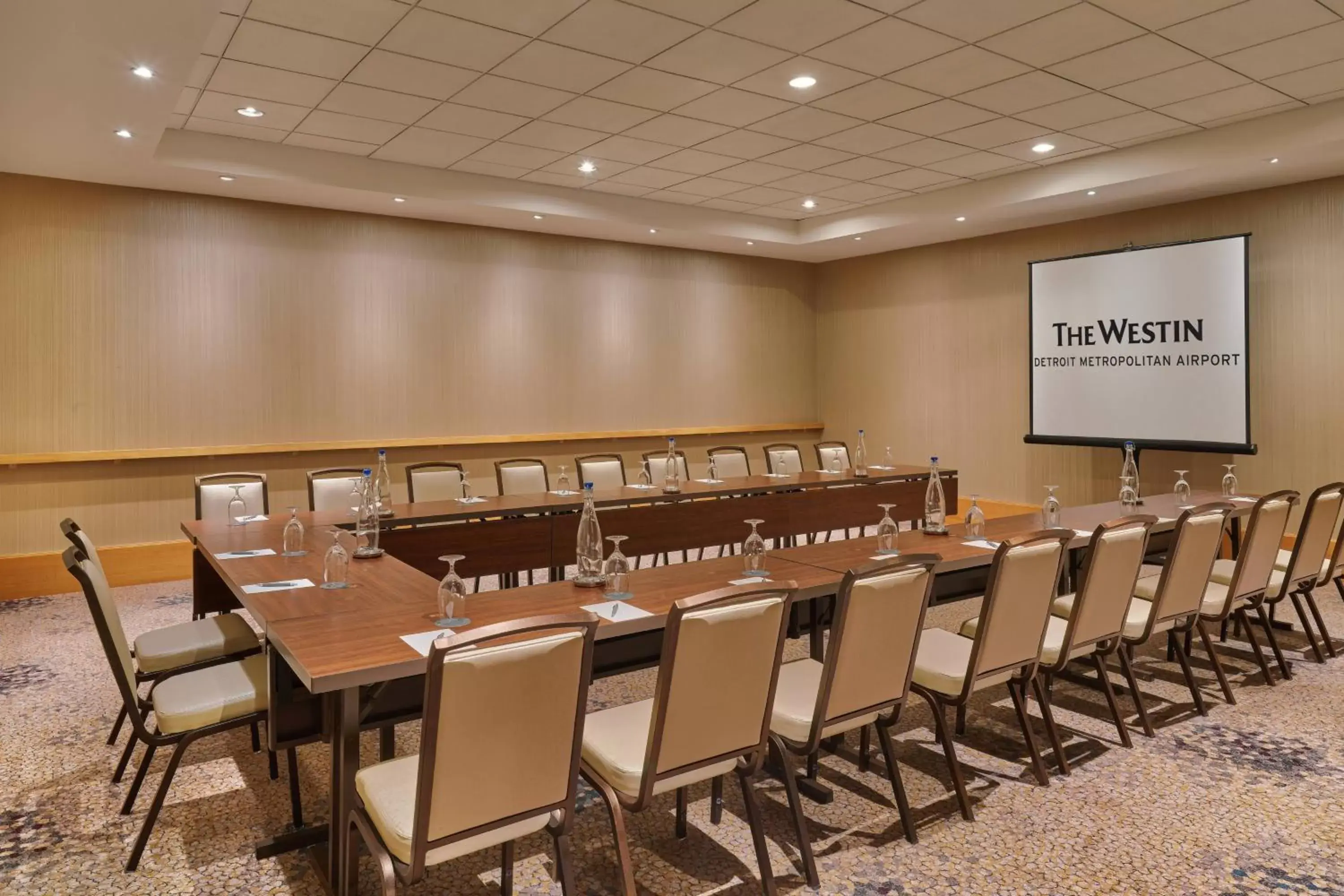 Meeting/conference room in The Westin Detroit Metropolitan Airport