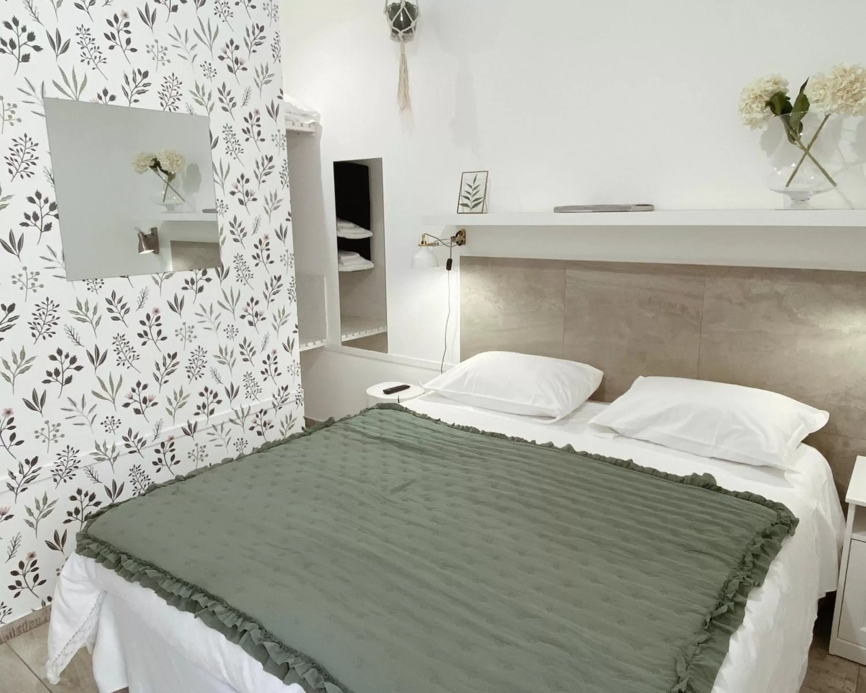 Bed in Villa Volli Three Rooms
