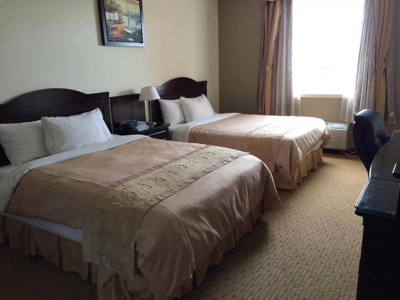 Bedroom, Bed in Days Inn by Wyndham Athabasca
