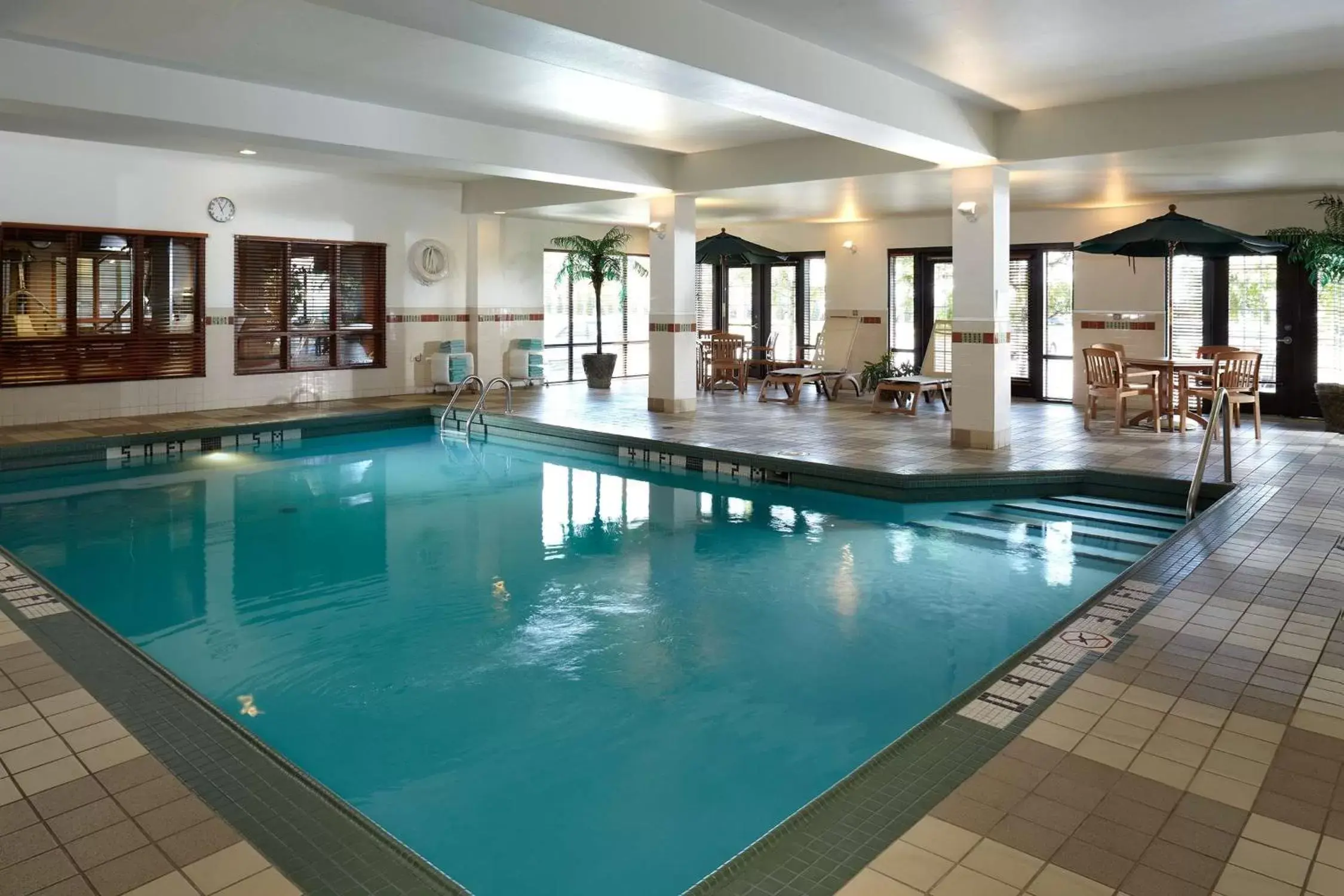 Pool view, Swimming Pool in Hampton Inn & Suites Montreal-Dorval