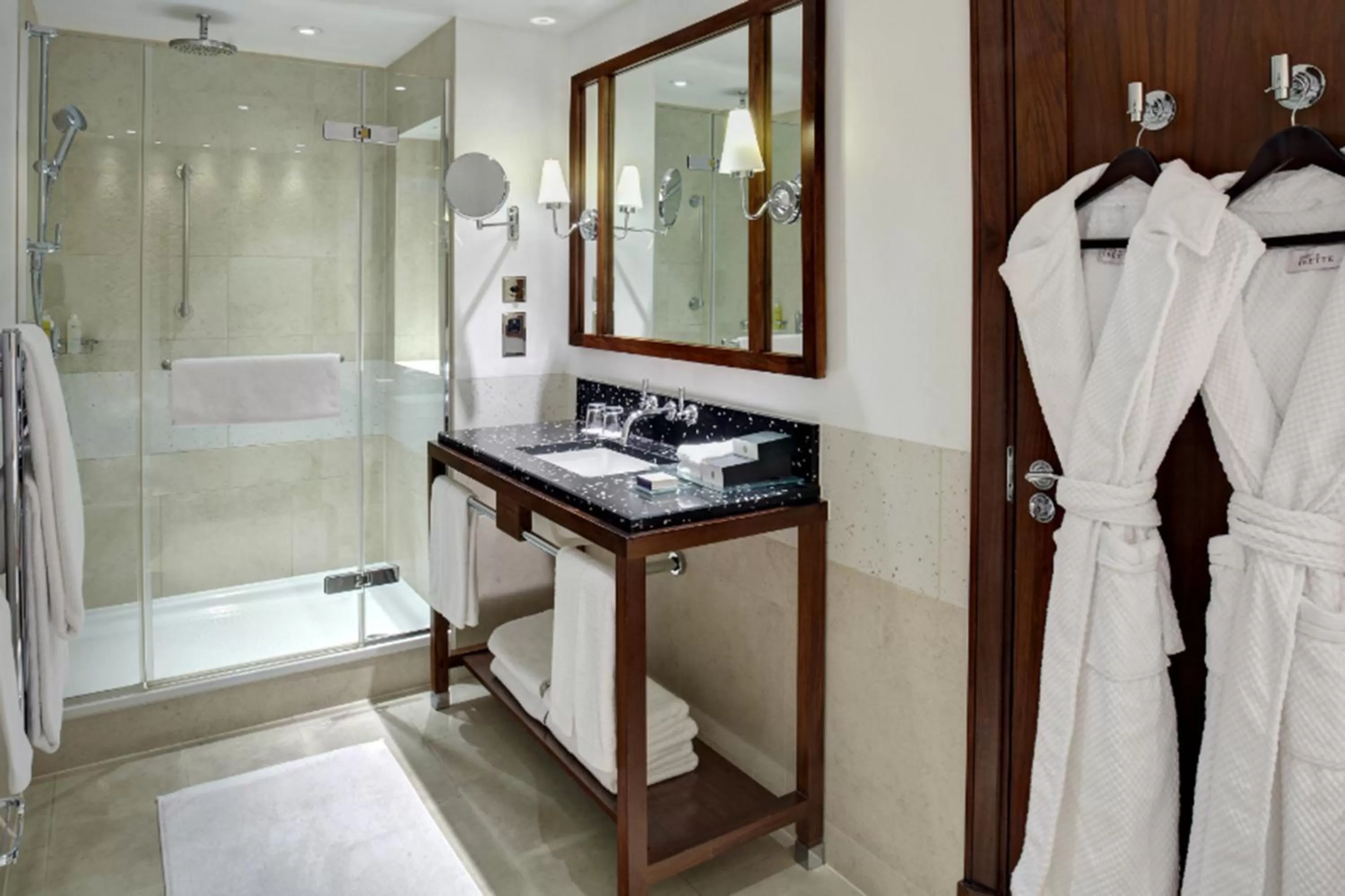 Bathroom in InterContinental London Park Lane by IHG