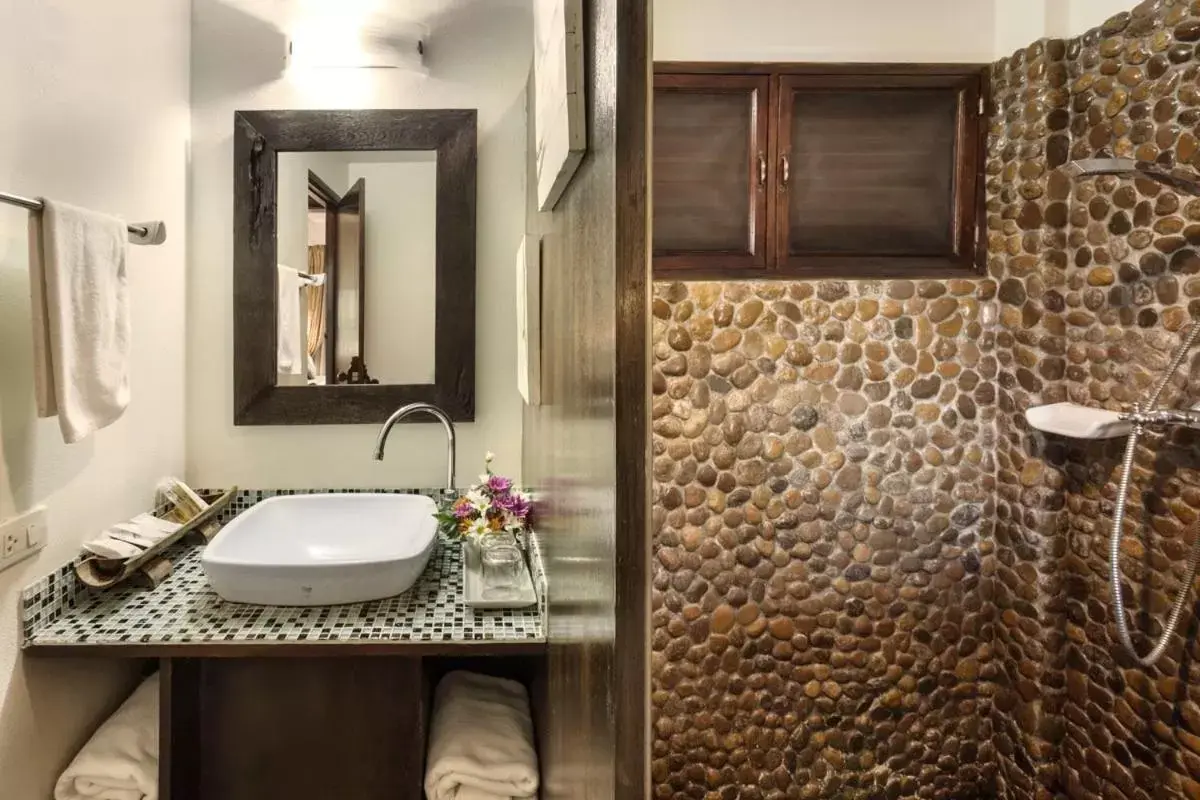 Bathroom in Lanna Dusita Riverside Boutique Resort