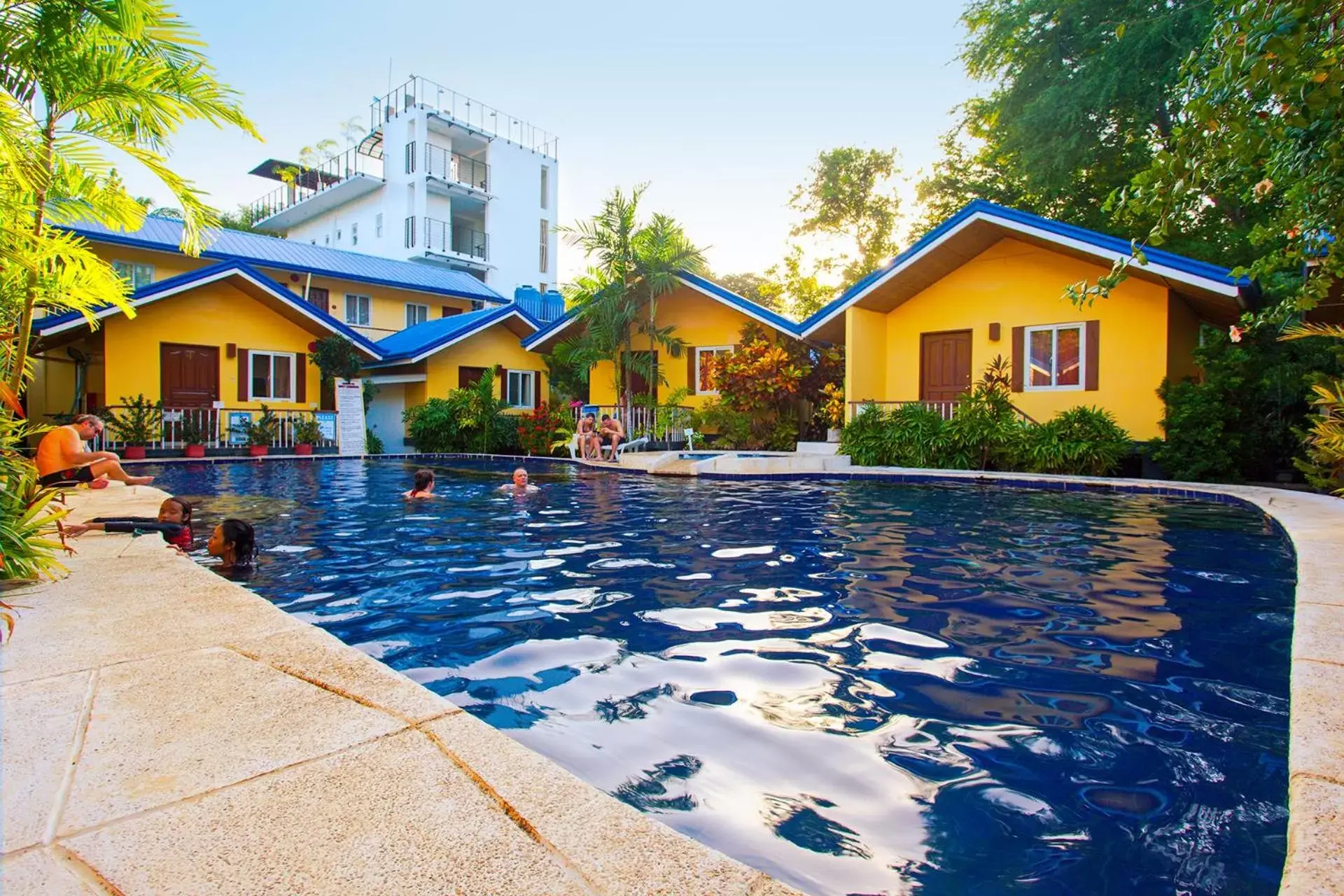 Property building, Swimming Pool in Blue Lagoon Inn & Suites