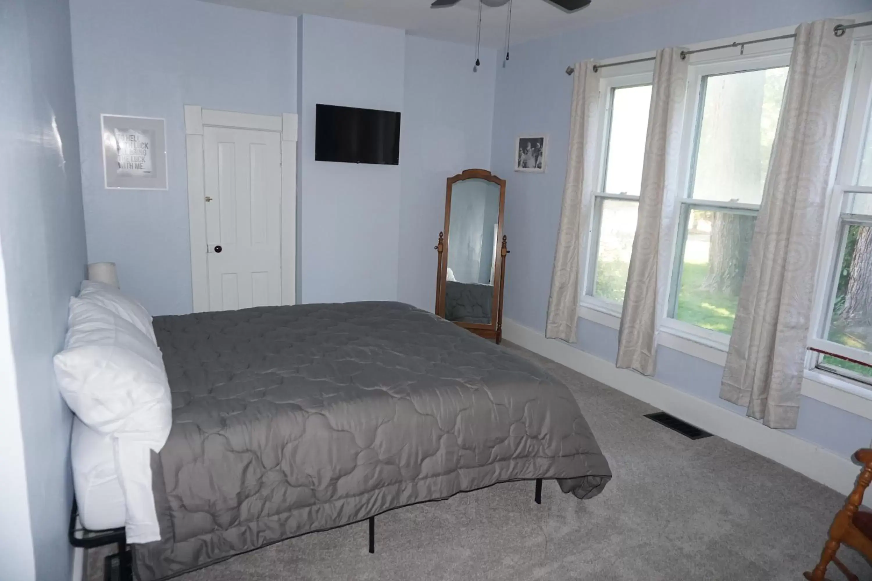 Bedroom, Bed in Charlevoix House - The Northside