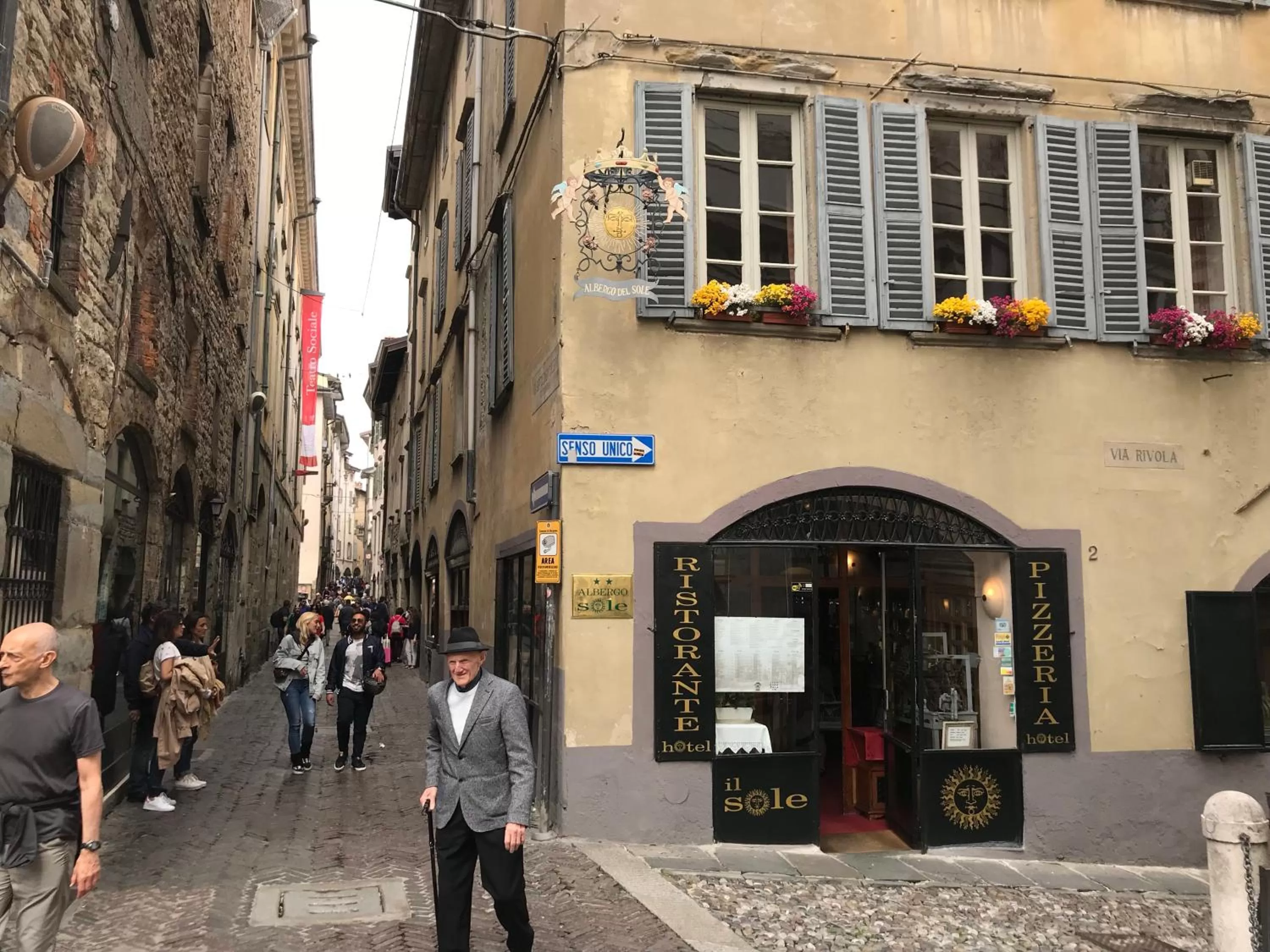 Facade/entrance in Il Sole