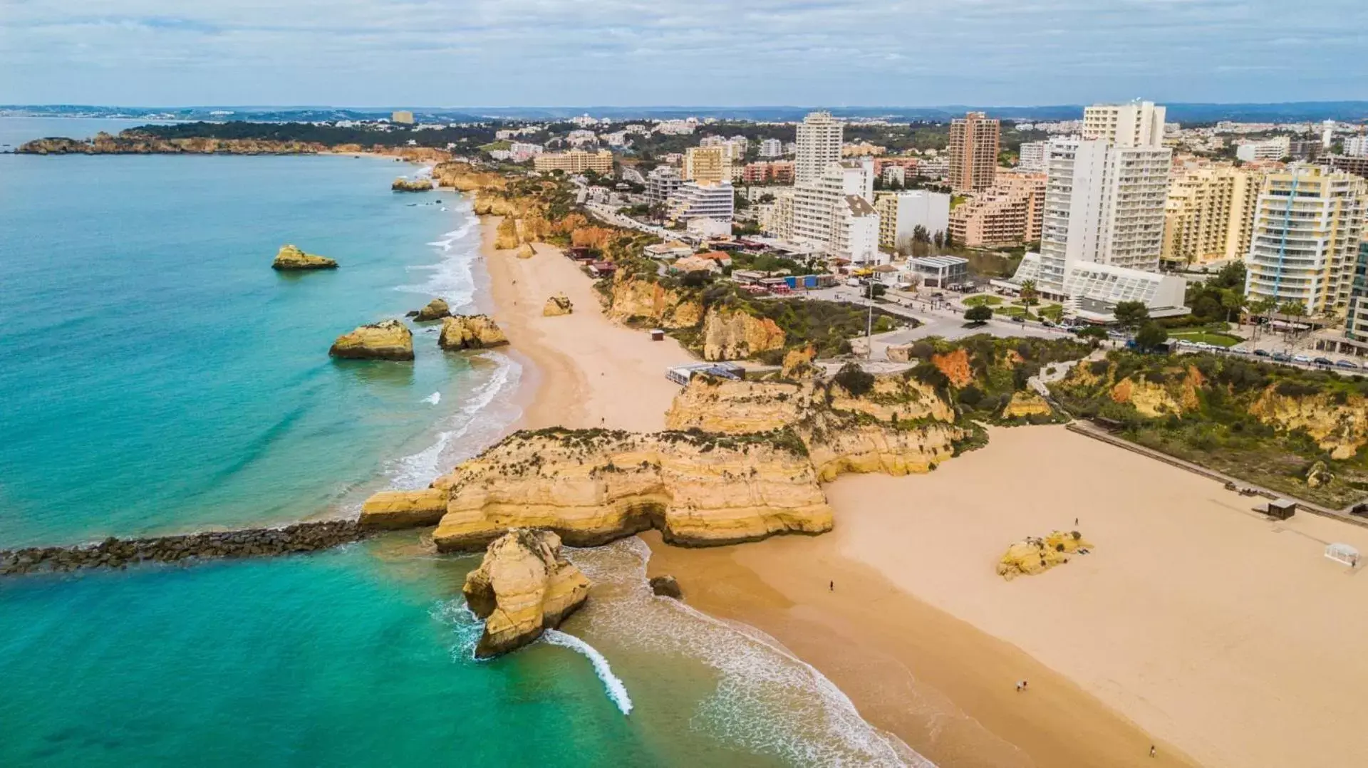 Beach, Bird's-eye View in TURIM Presidente Hotel