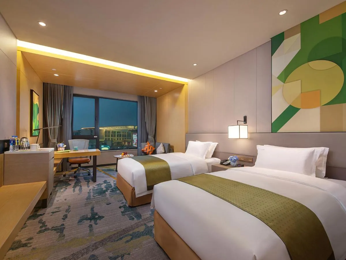 Bed in Holiday Inn Hangzhou Airport Zone by IHG
