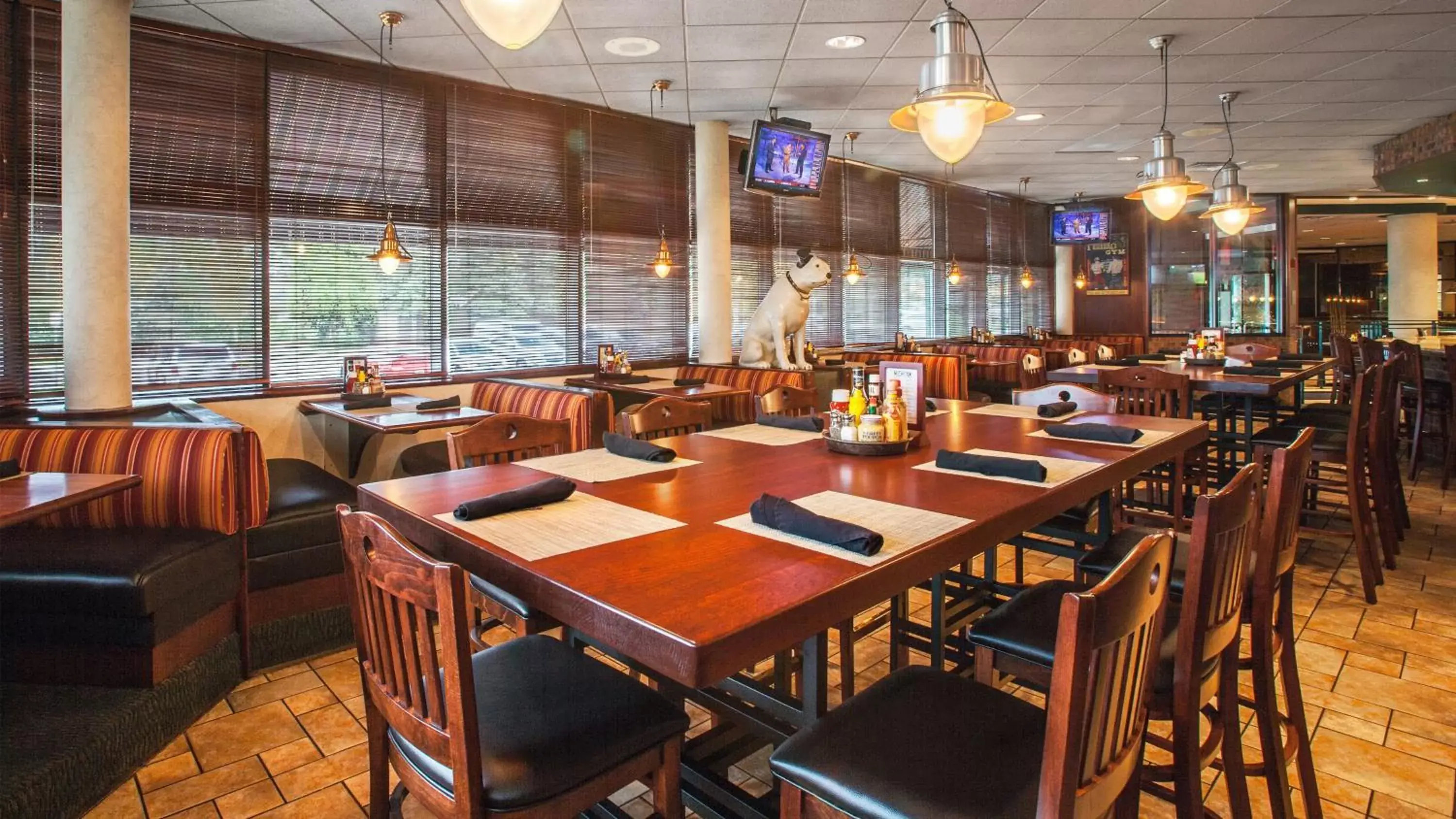 Restaurant/Places to Eat in Crowne Plaza Auburn Hills, an IHG Hotel