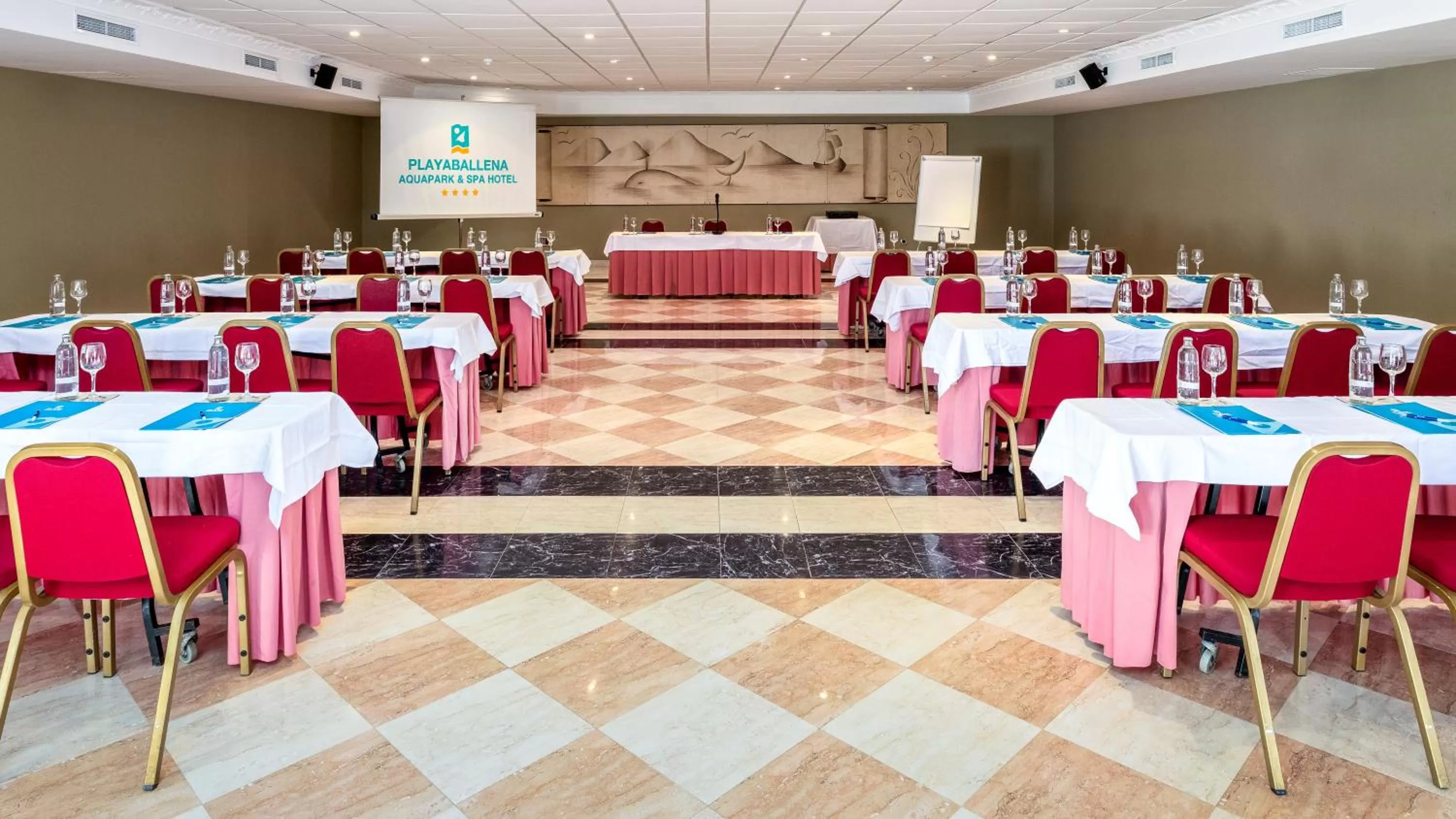 Business facilities in Playaballena