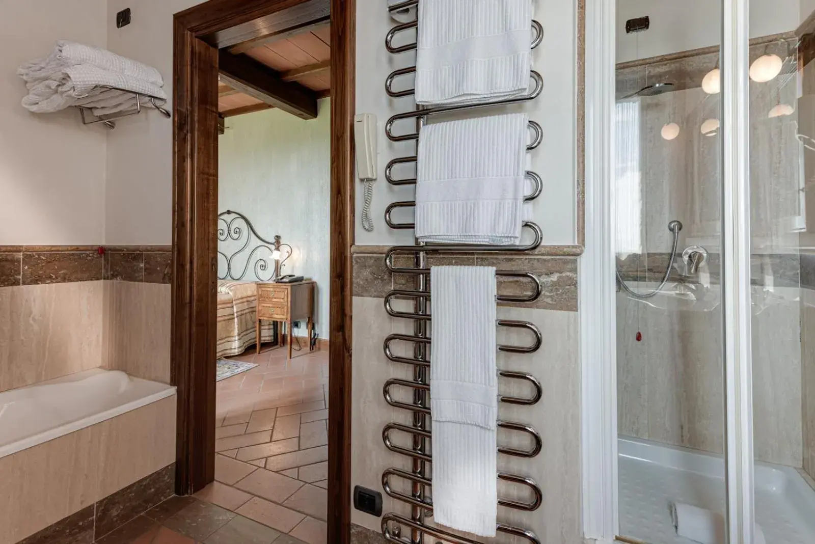 Shower in Locanda Poggioleone