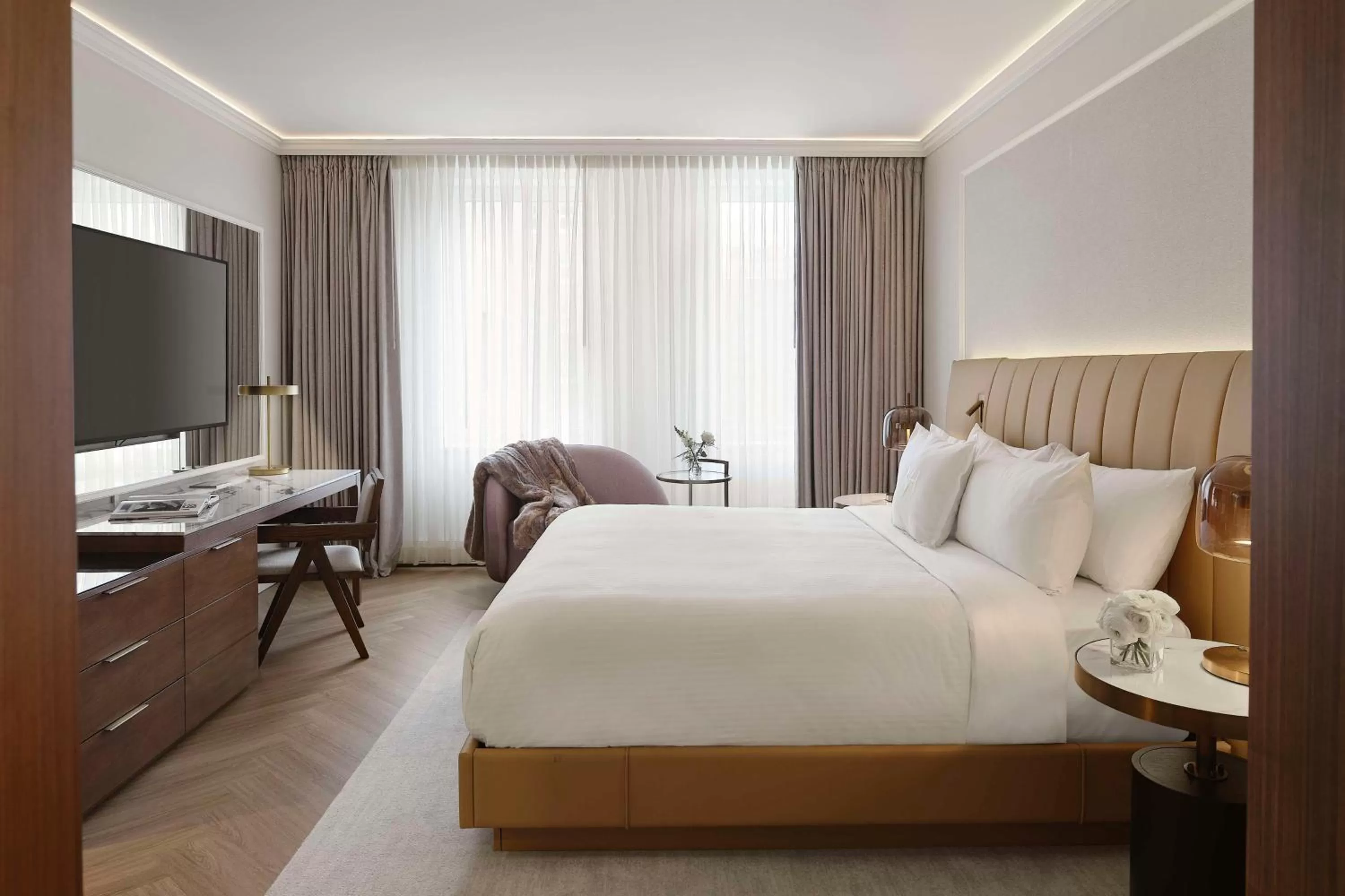 Bedroom, Bed in Vogue Hotel Montreal Downtown, Curio Collection by Hilton