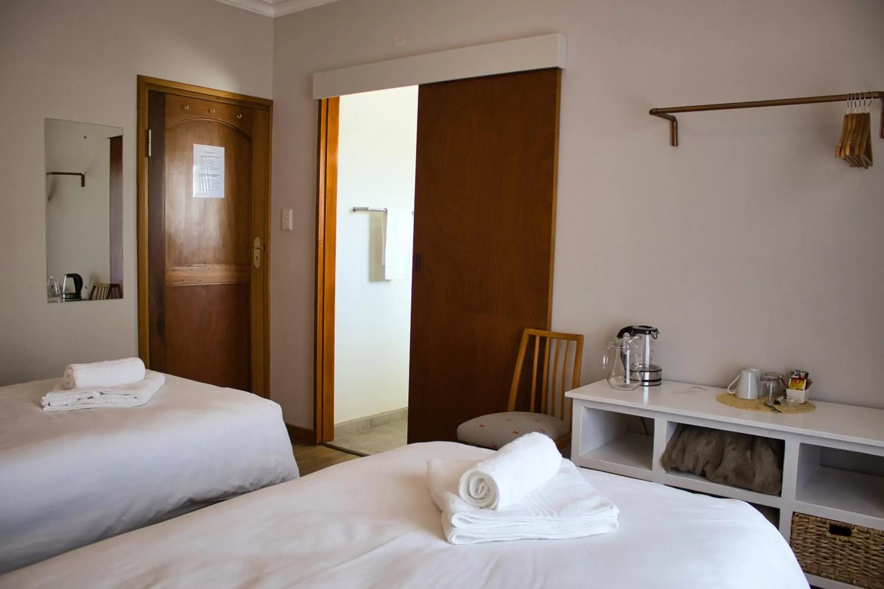 Twin Room in Kramersdorf Guesthouse Twin Room in Kramersdorf Guesthouse