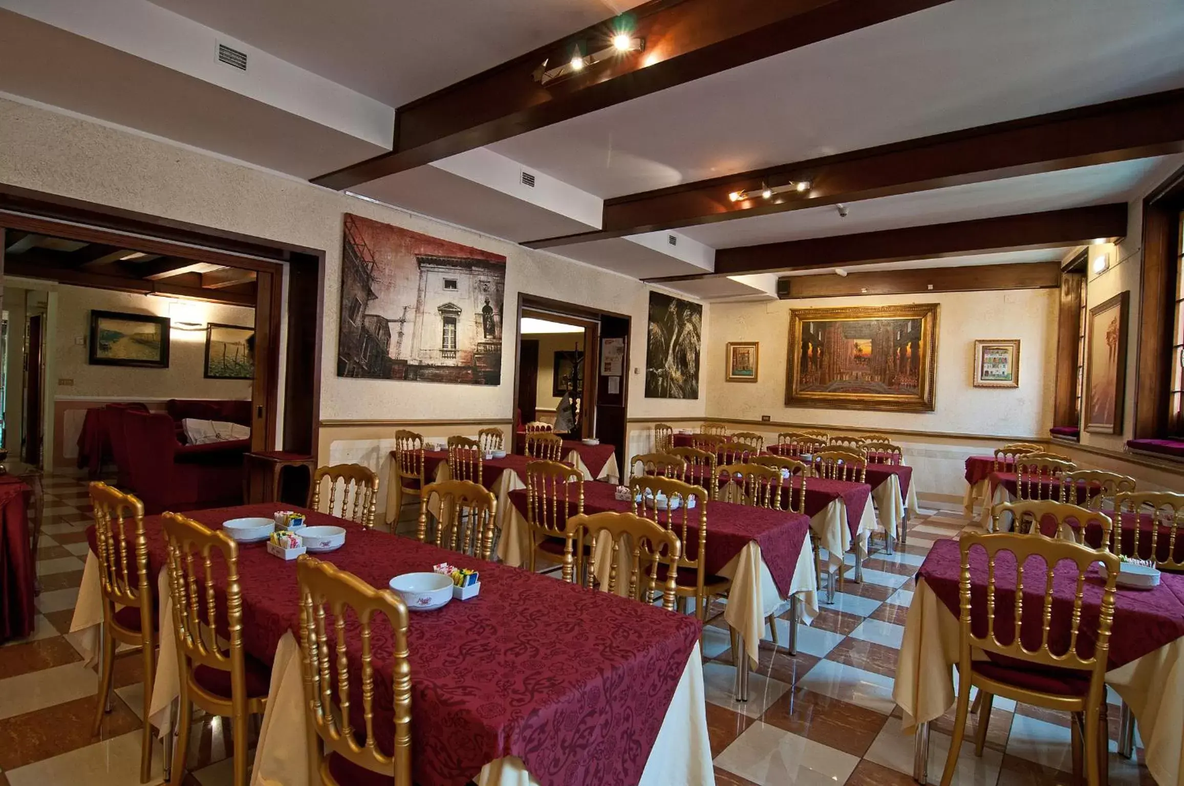 Restaurant/Places to Eat in Hotel La Fenice et Des Artistes