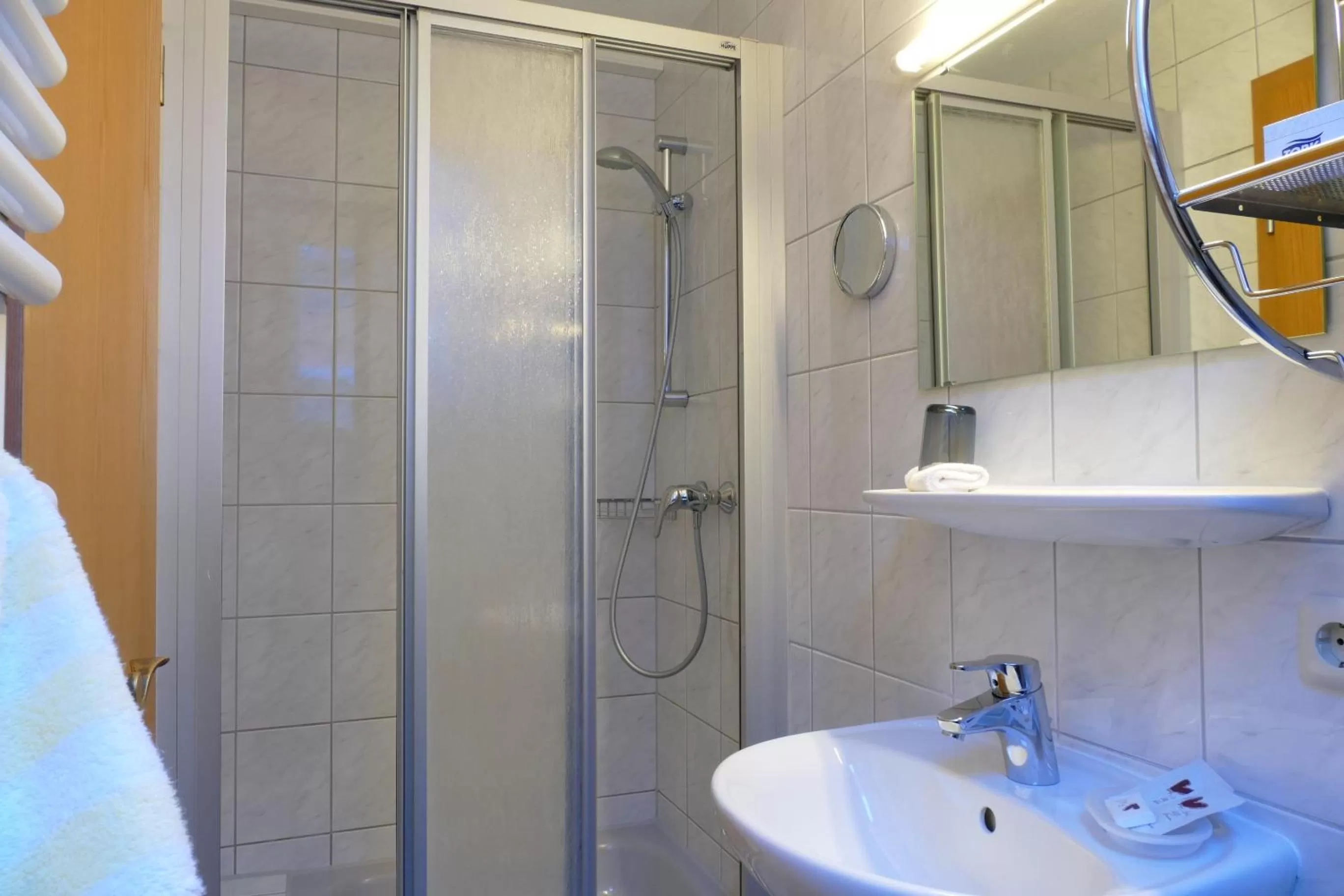 Bathroom in Altstadt-Hotel Zum Hechten