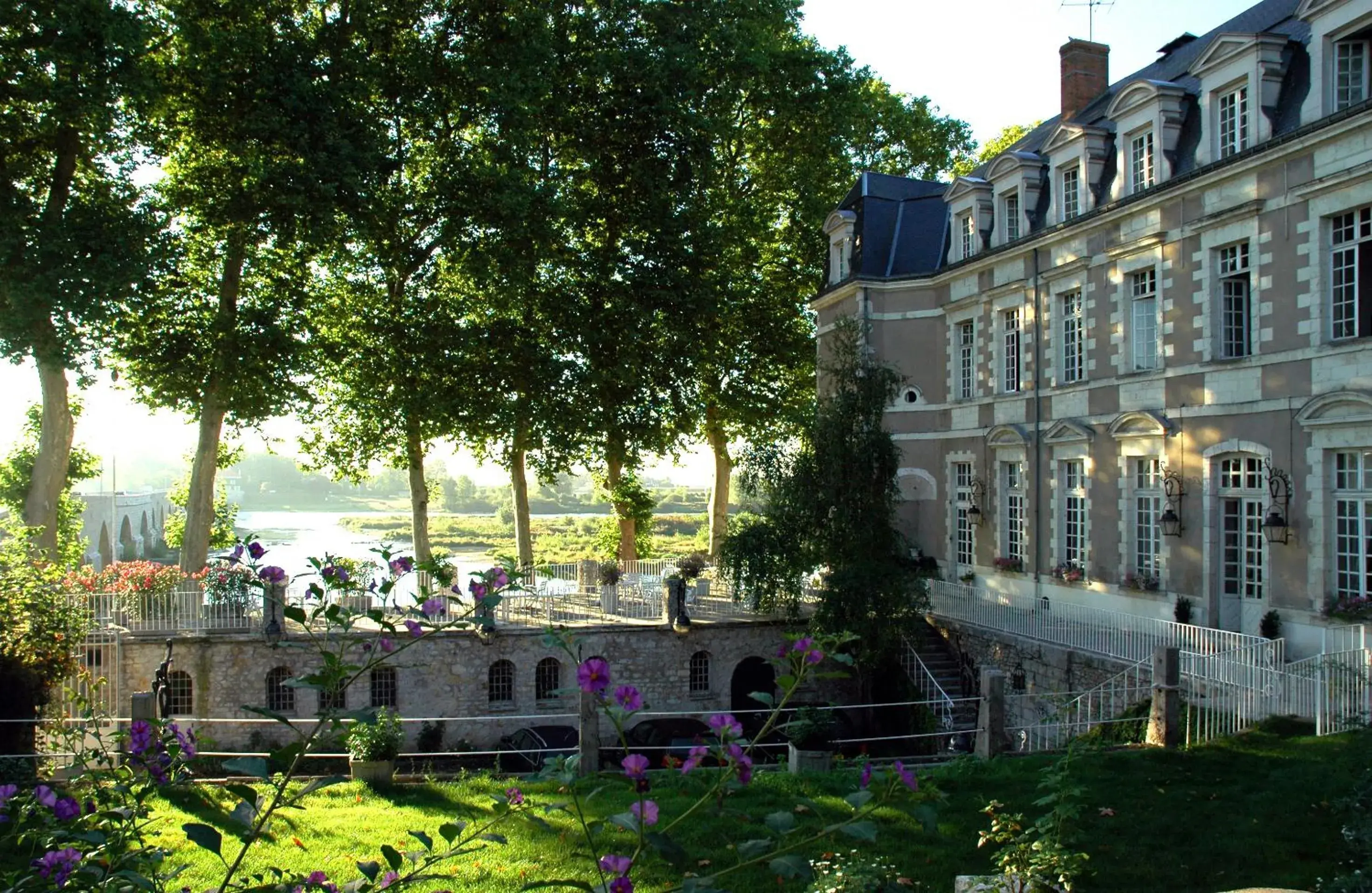 Facade/entrance, Property Building in Grand Hôtel de l'Abbaye