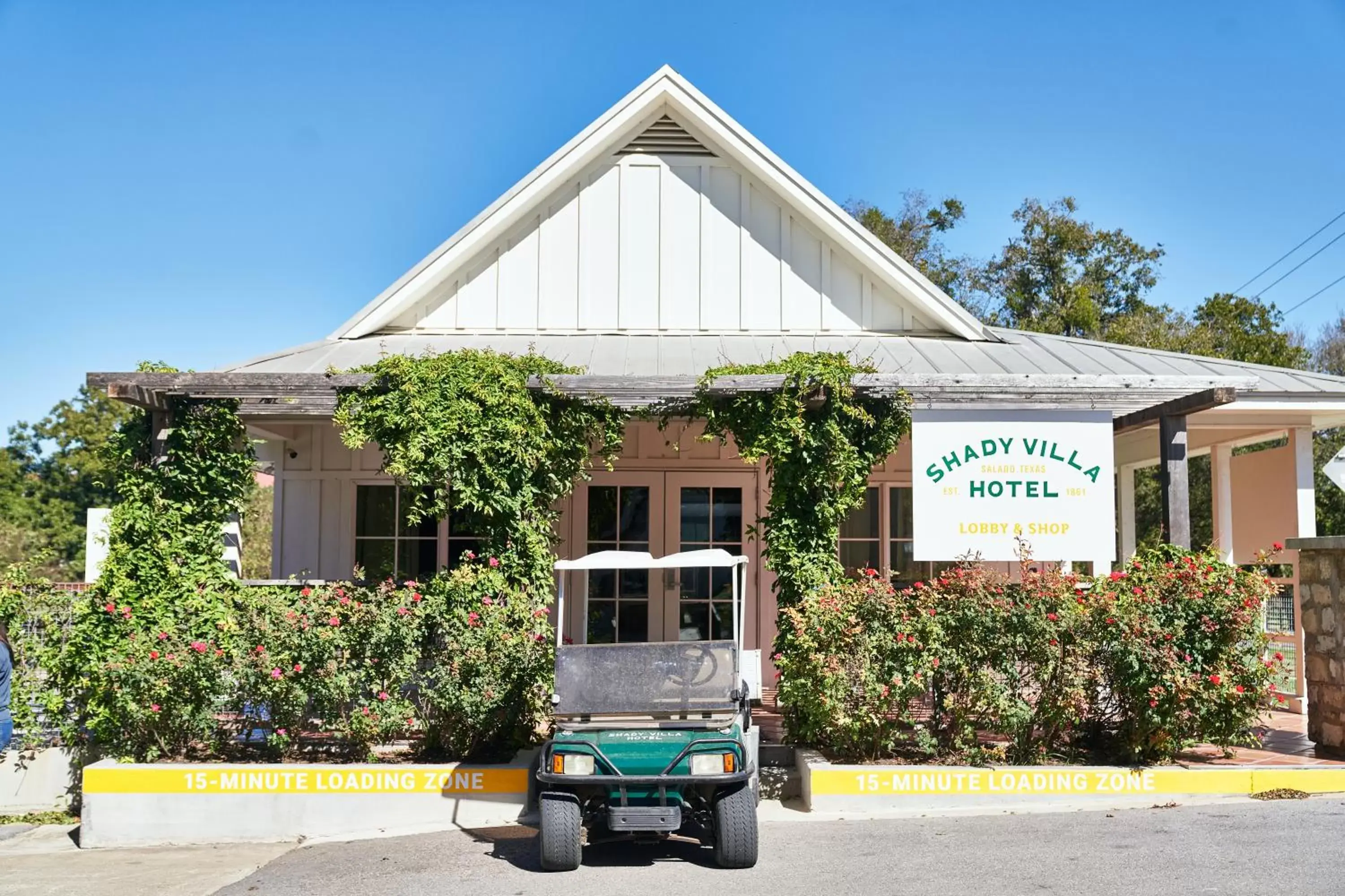 Lobby or reception, Property Building in Shady Villa Hotel