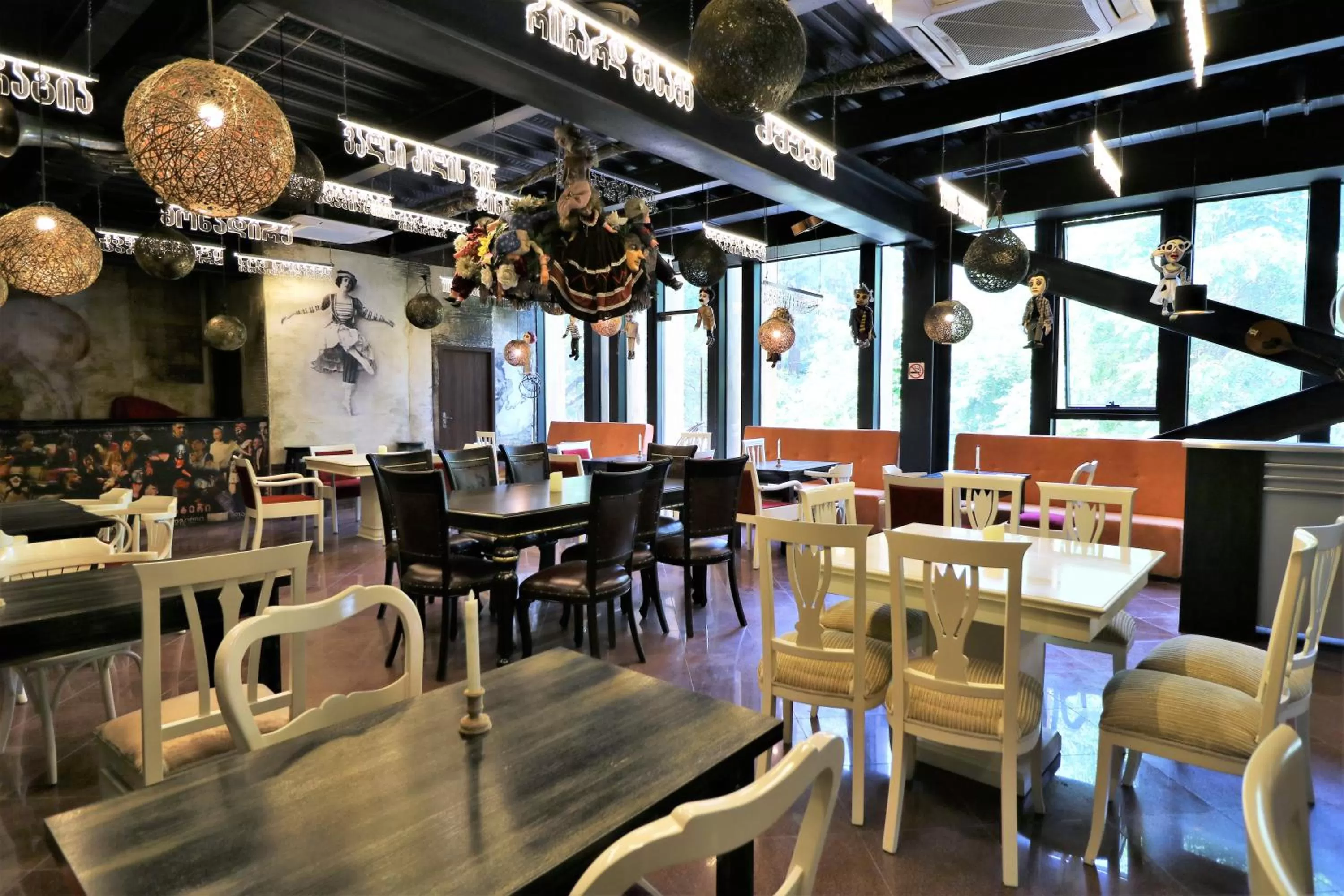 Breakfast in Hotel Liberty Theatre