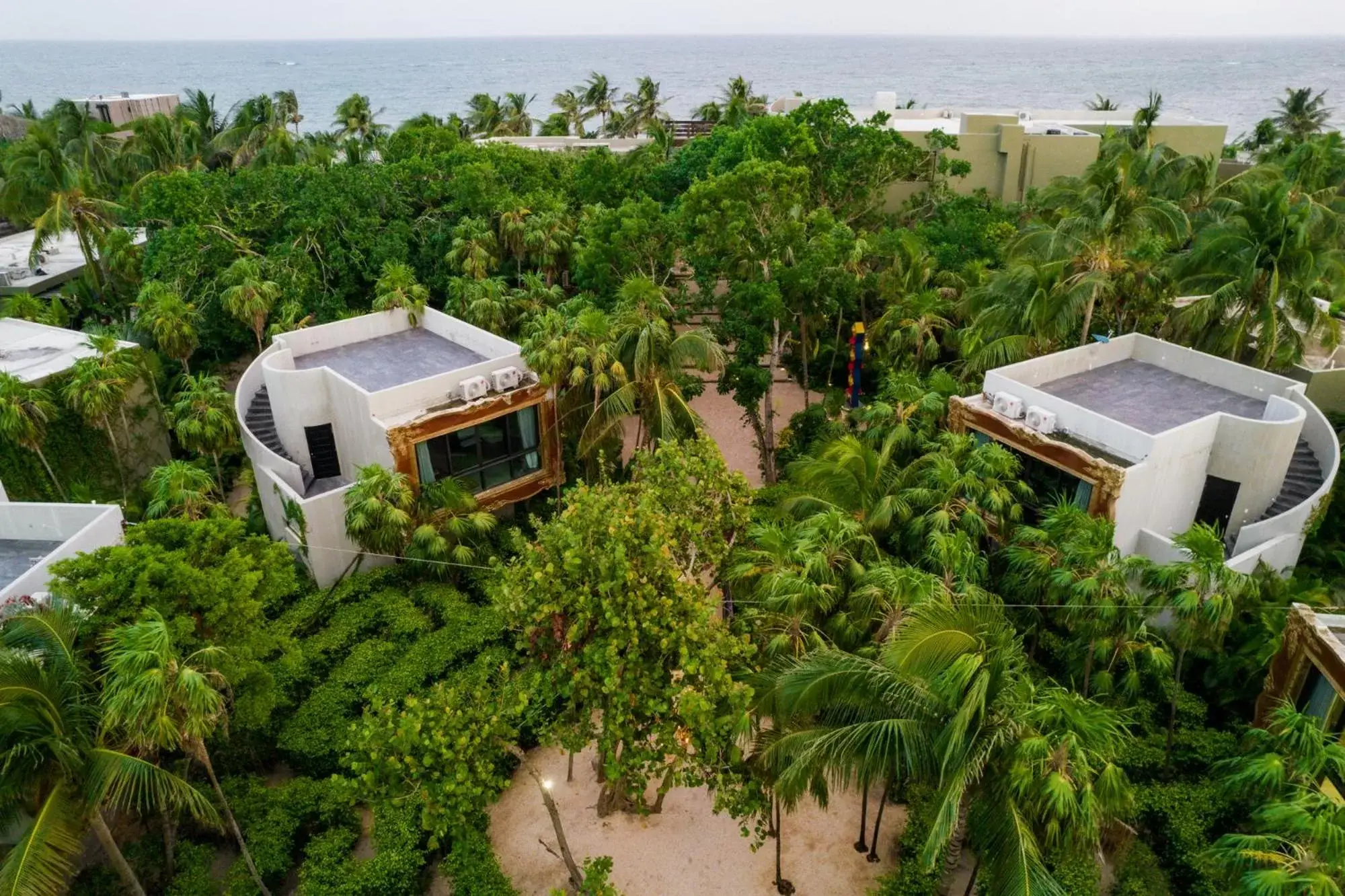 Bird's eye view, Bird's-eye View in Casa Malca