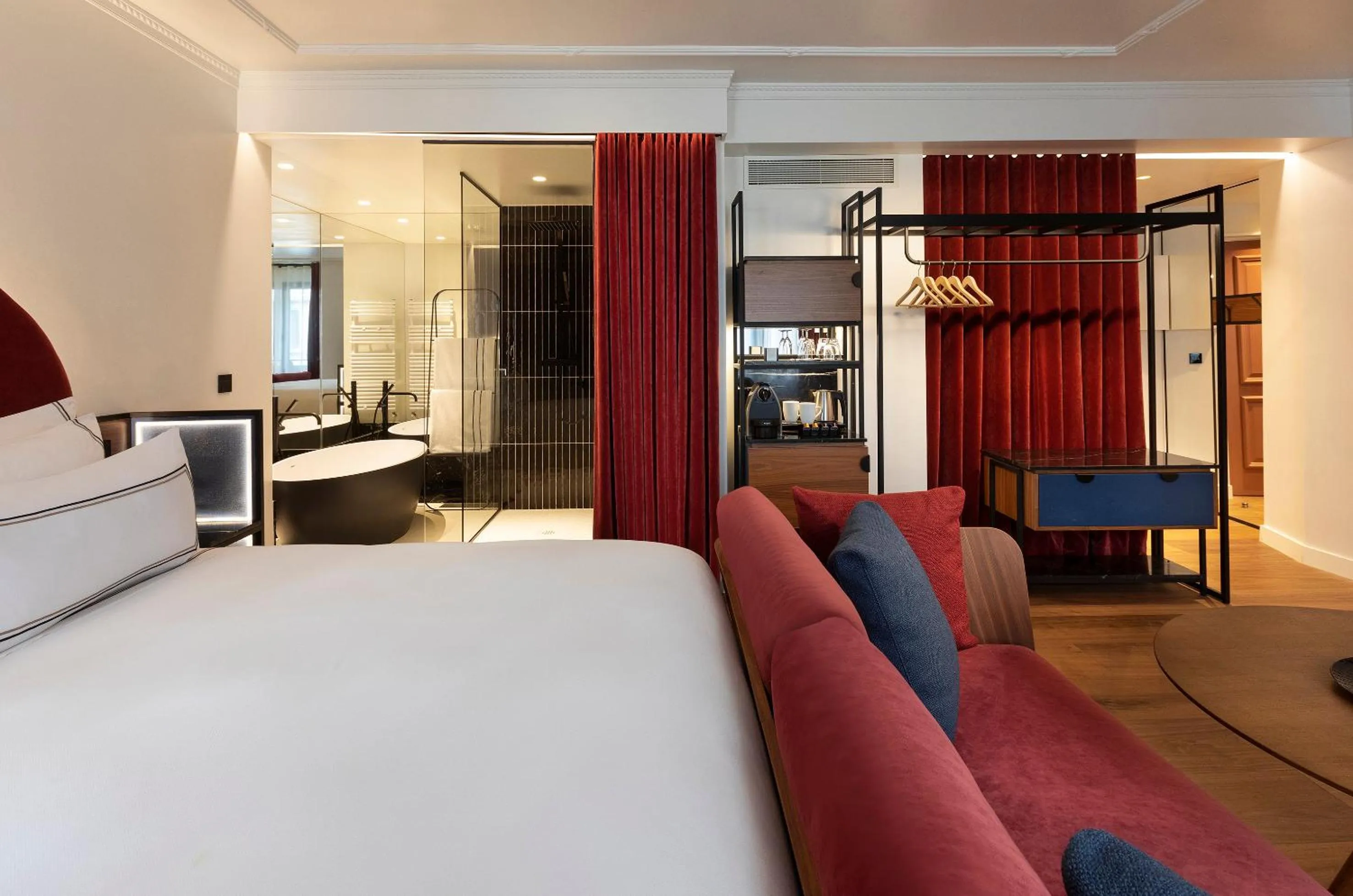 Bedroom, Bed in Villa Marquis a Member of Melia Collection Tour Eiffel