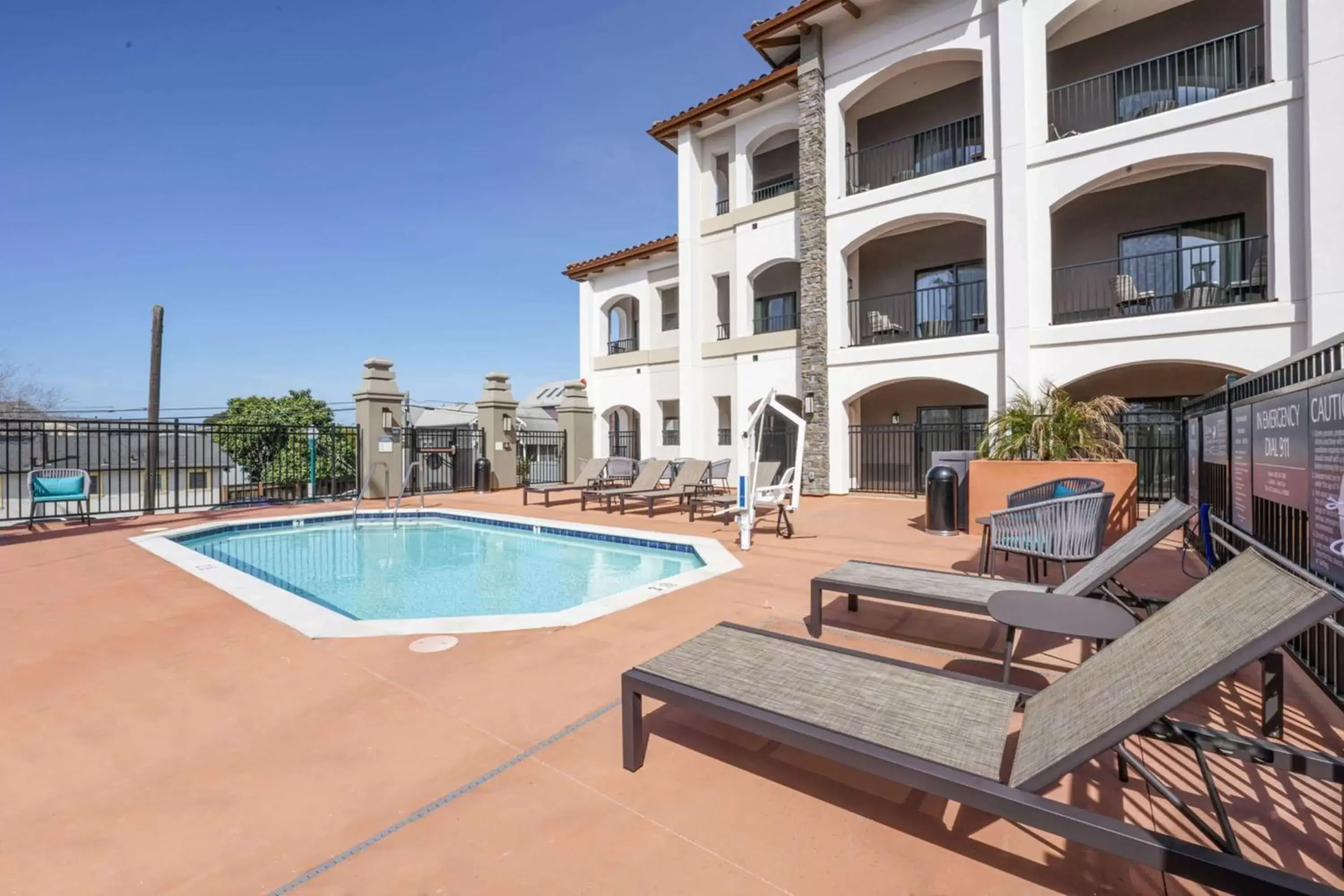 Pool view, Swimming Pool in La Quinta Inn & Suites by Wyndham Santa Cruz