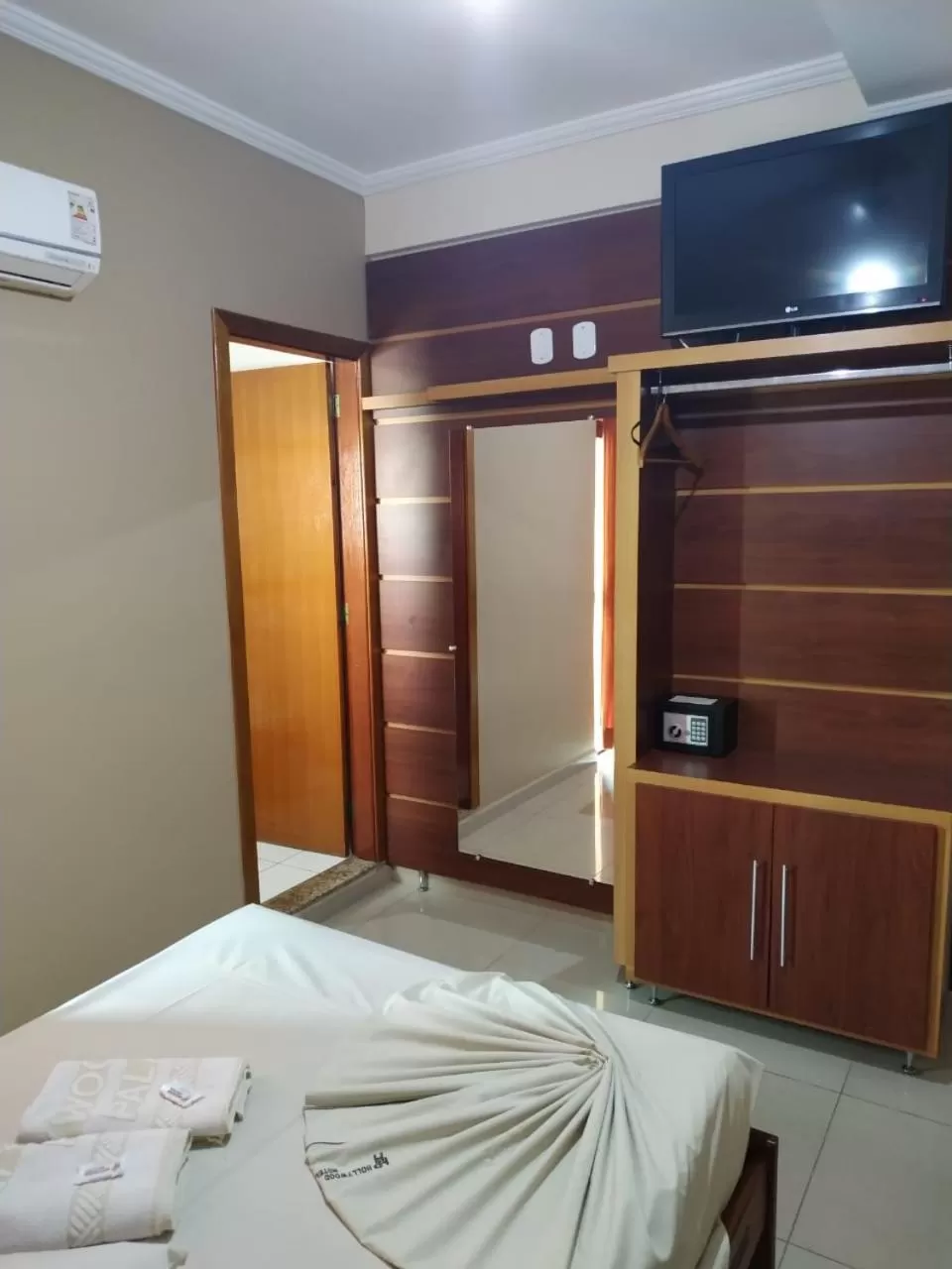 Bed in Hollywood Palace Hotel