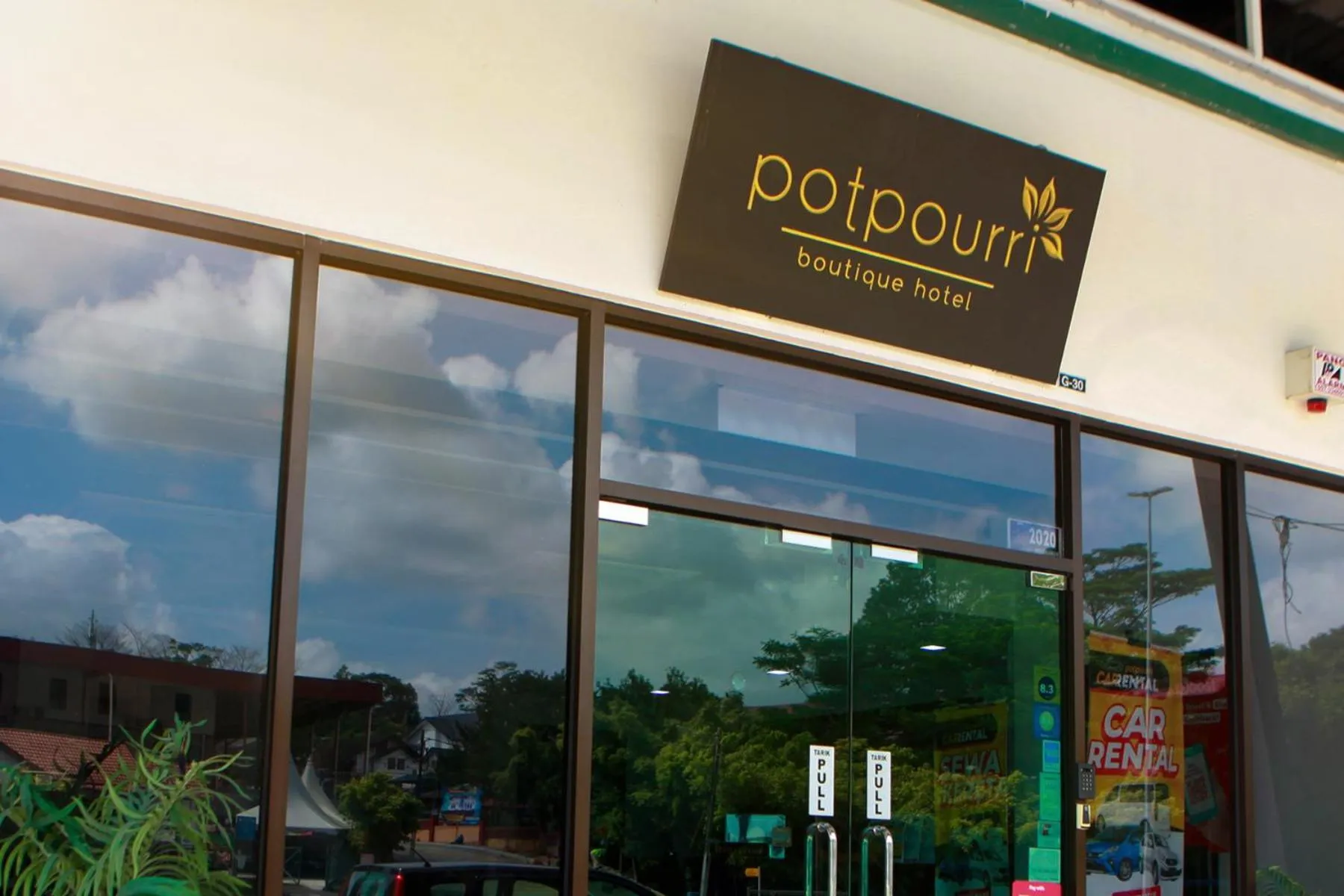 Facade/entrance in Potpourri Boutique Hotel