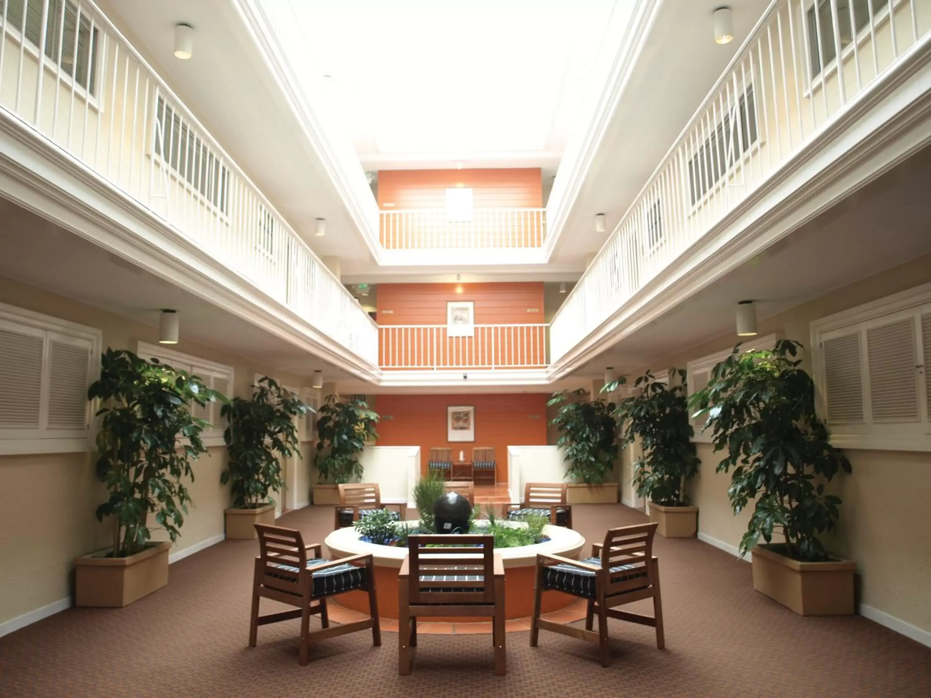 Lobby or reception, Restaurant/Places to Eat in The Suites at Fisherman's Wharf