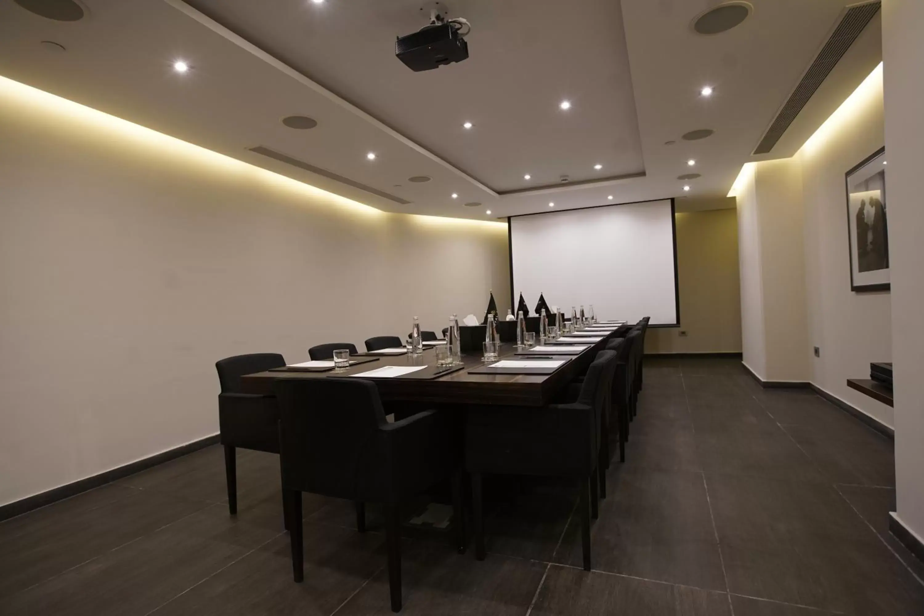 Banquet/Function facilities, Business Area/Conference Room in Royal Tulip Achrafieh