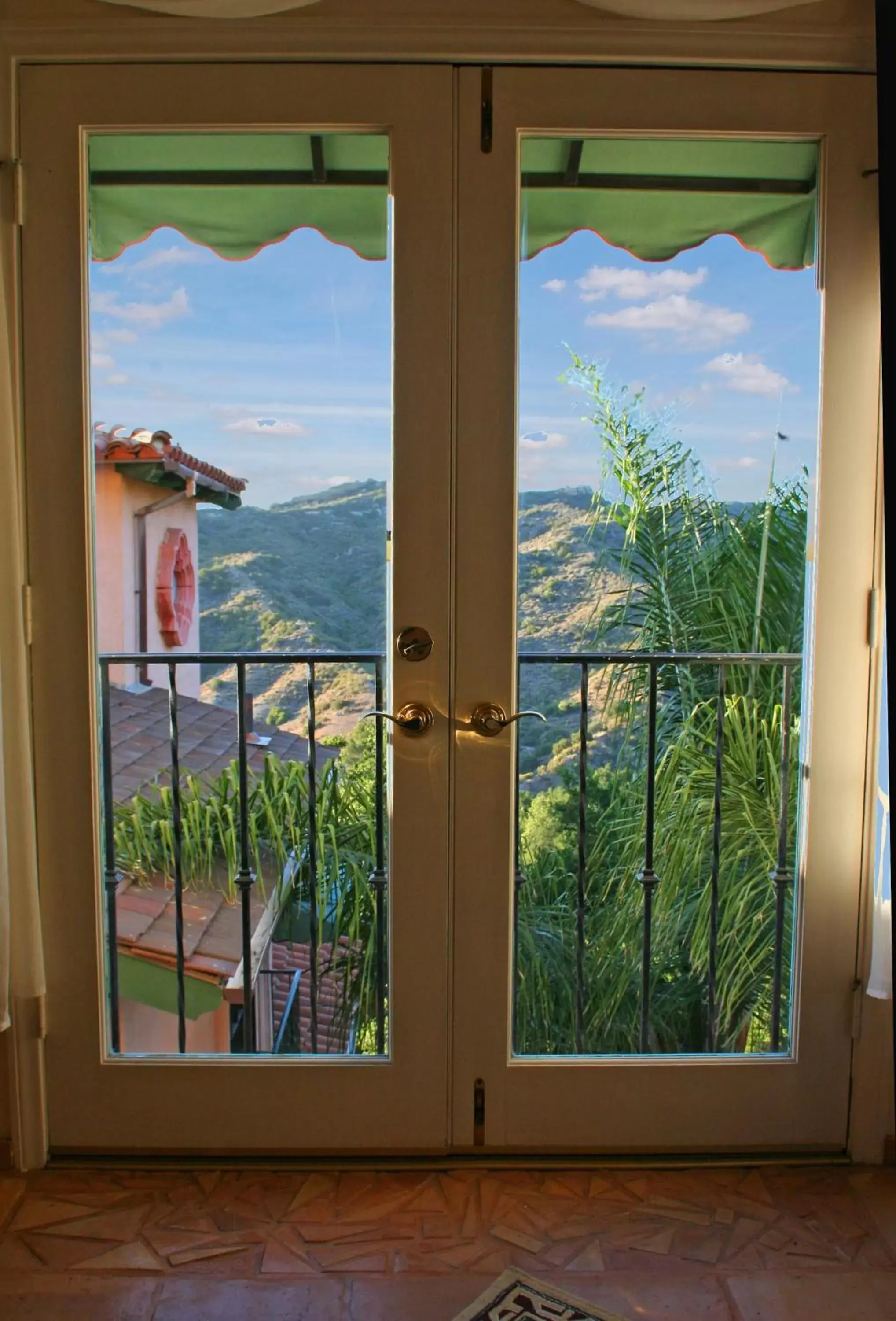 View (from property/room), Mountain View in Topanga Canyon Inn Bed and Breakfast