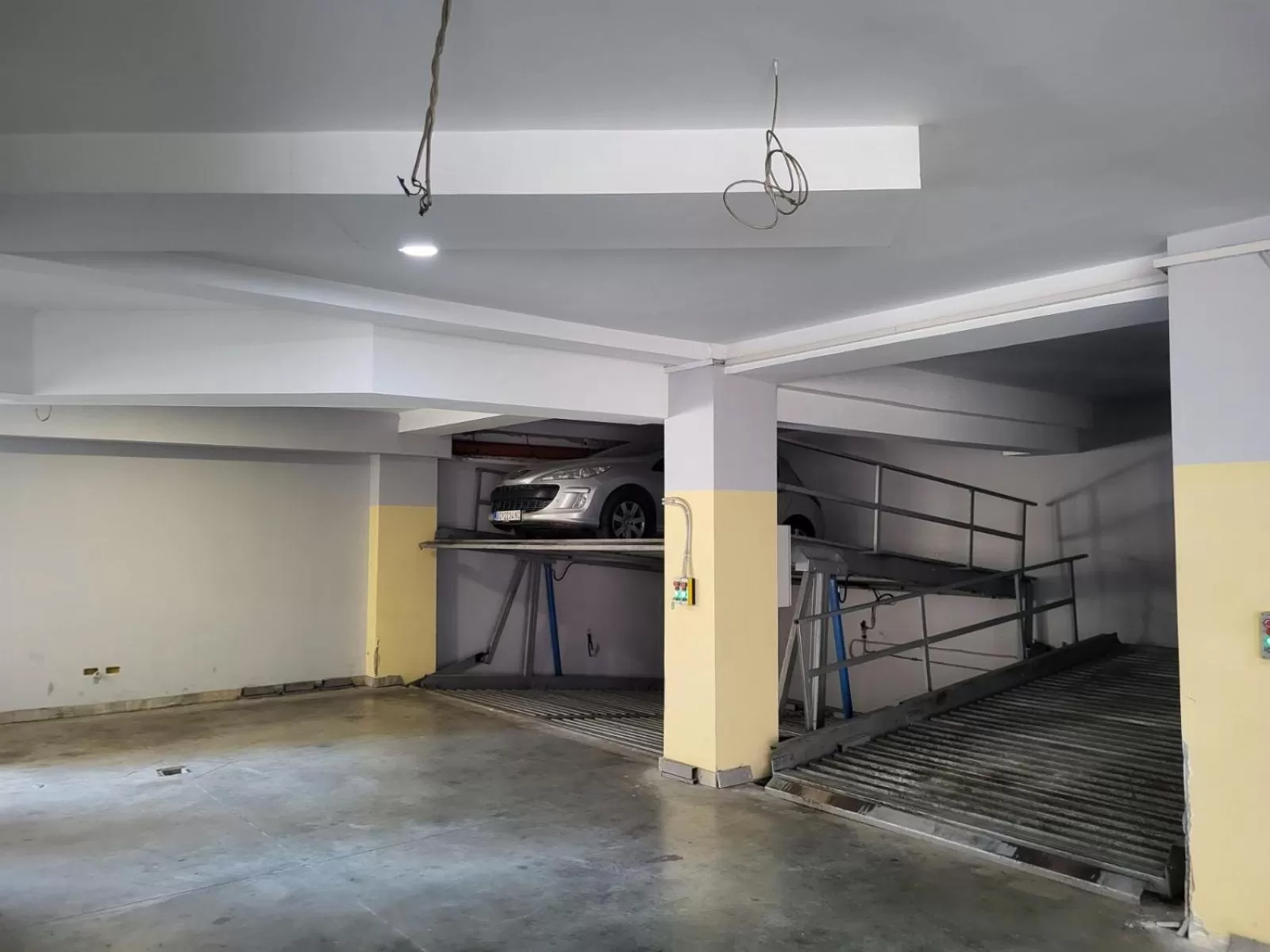 Parking in Xenon Hotel & SPA