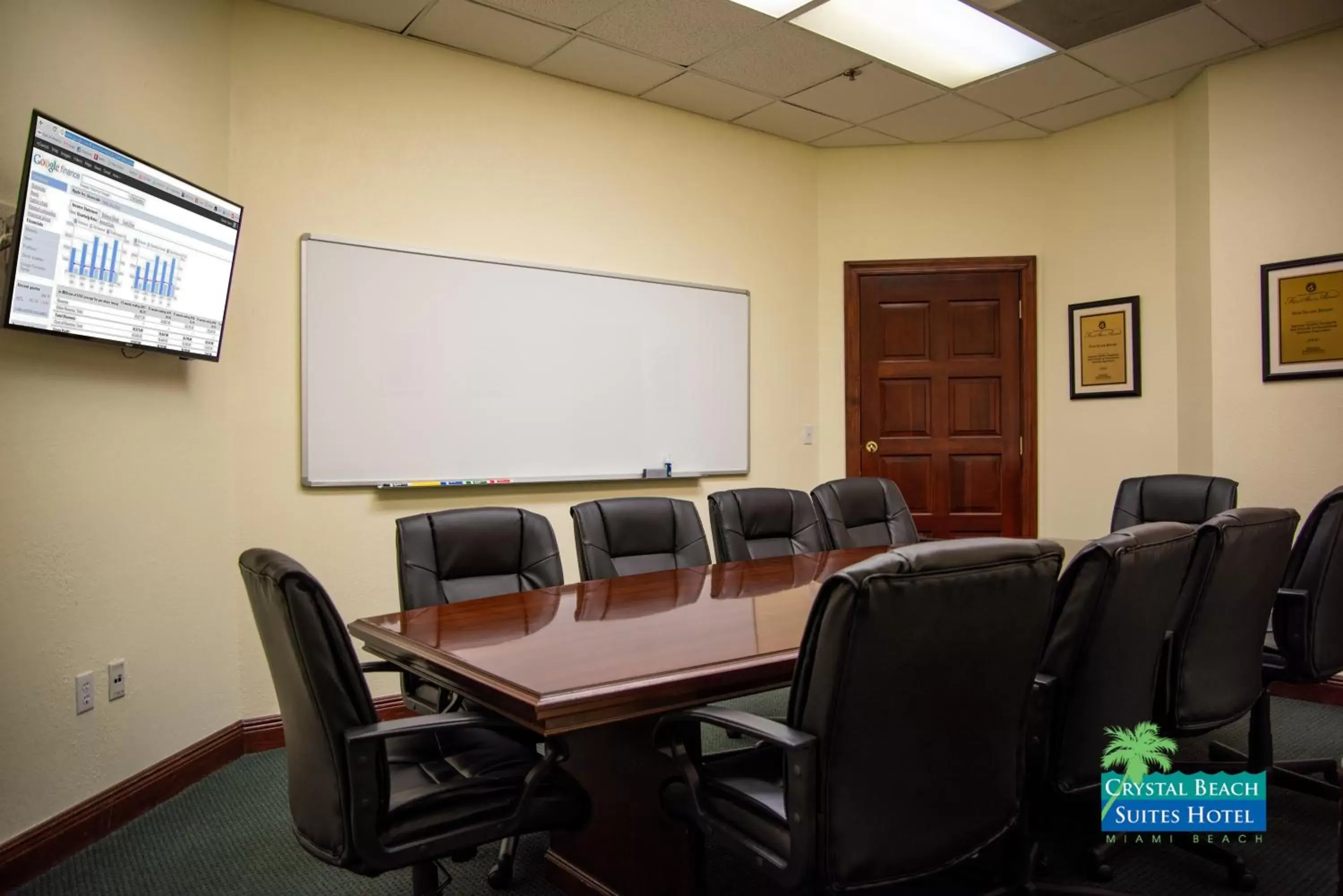 Meeting/conference room in Crystal Beach Suites Oceanfront Hotel