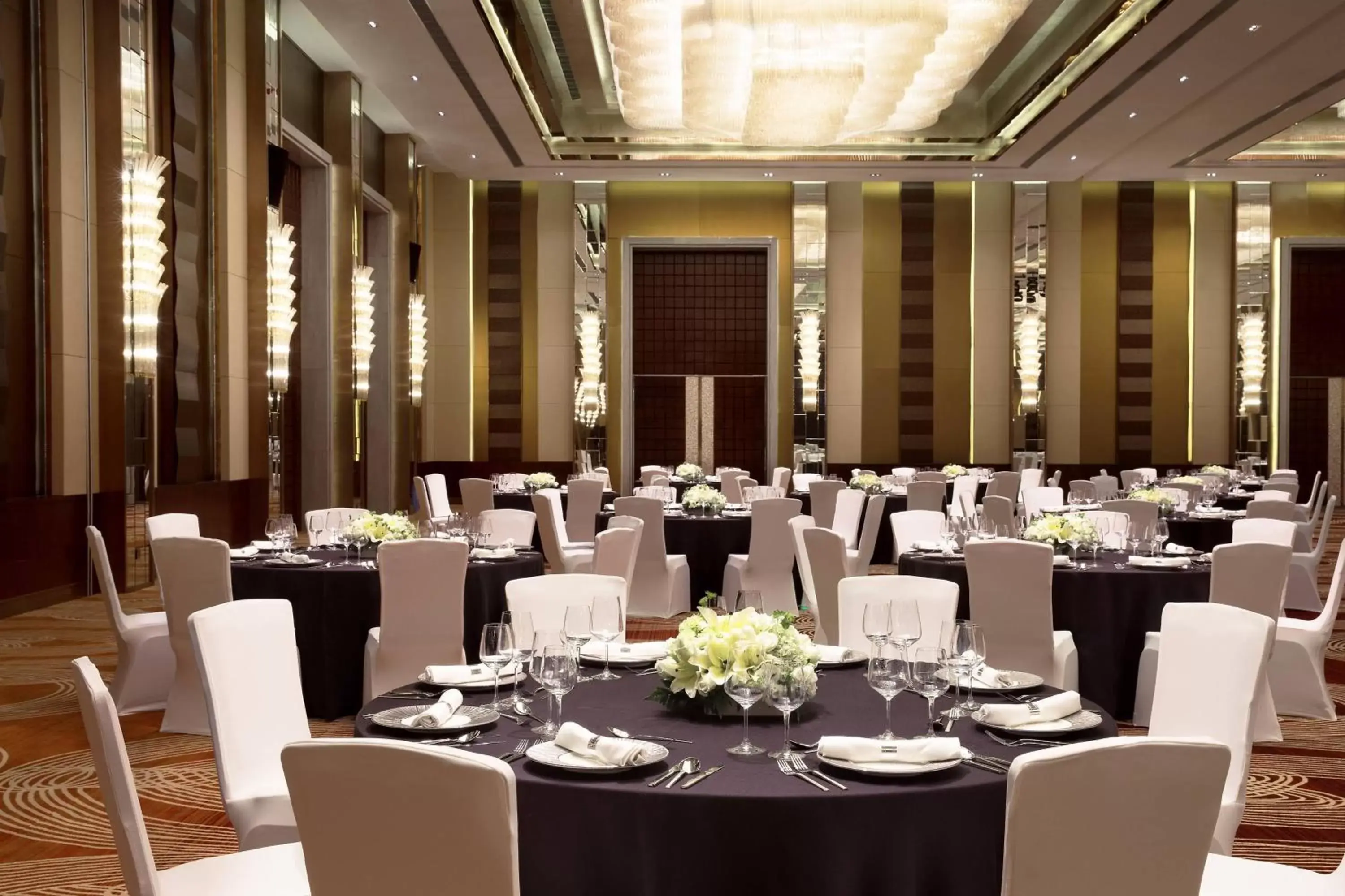 Meeting/conference room, Restaurant/Places to Eat in Shunde Marriott Hotel